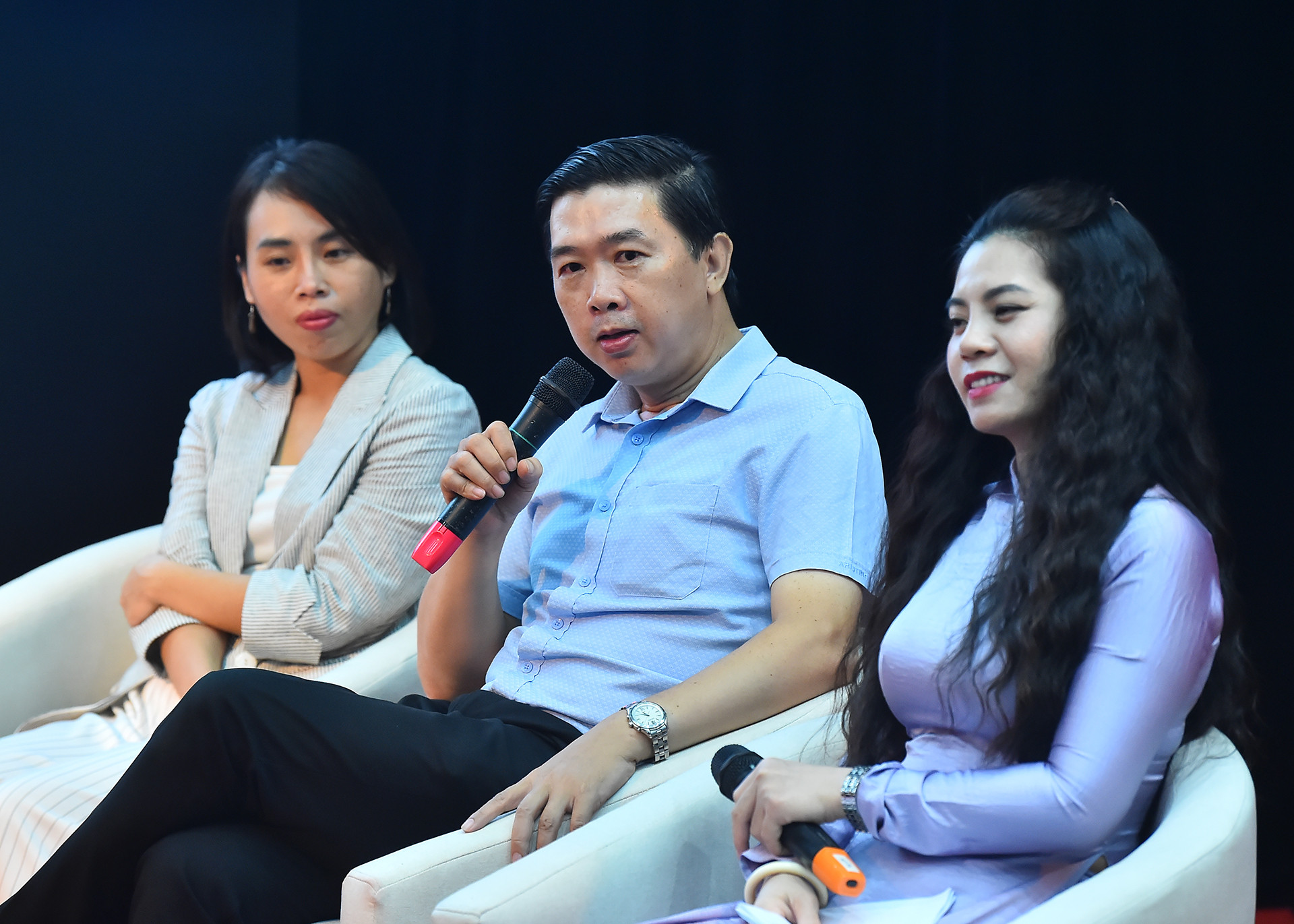 Ông Nguyễn Hữu Việt - Trưởng phòng Xúc tiến Du lịch, Trung tâm Xúc tiến Đầu tư, Thương mại, Du lịch thành phố Hà Nội phát biểu đóng góp ý kiến tại buổi toạ đàm.