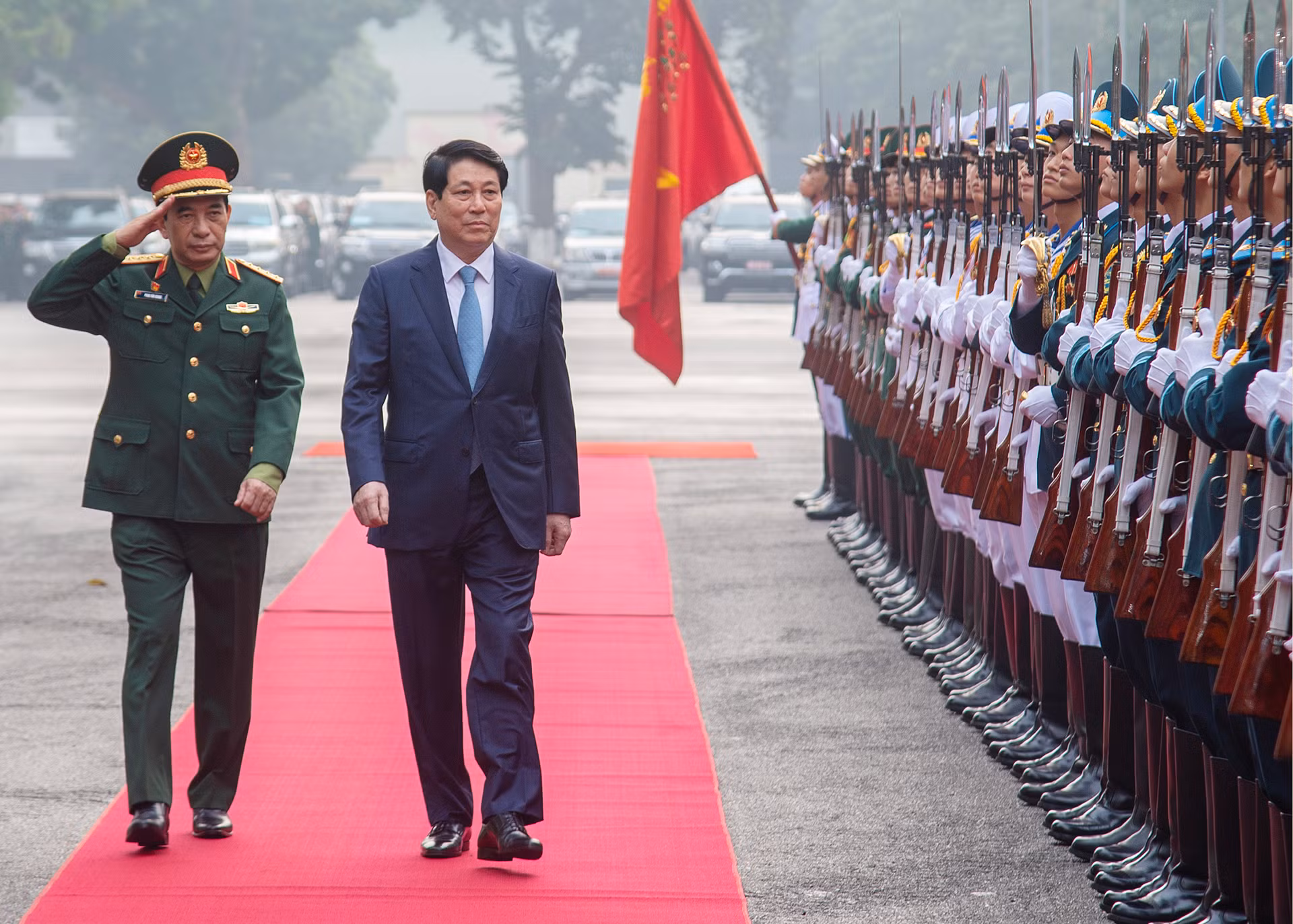 Chủ tịch nước Lương Cường duyệt Đội Danh dự Quân đội nhân dân Việt Nam tại hội nghị. Chủ tịch nước Lương Cường duyệt Đội Danh dự Quân đội nhân dân Việt Nam tại hội nghị.