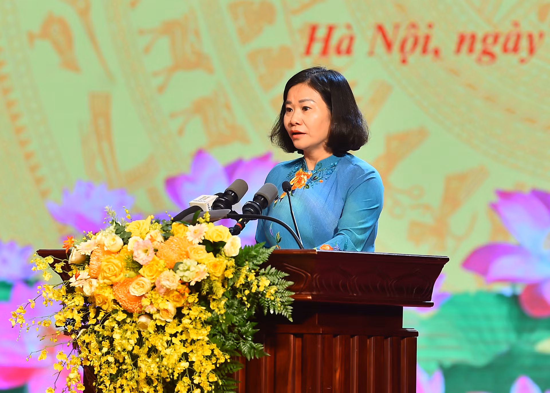 Phát biểu tại buổi lễ, Phó Bí thư Thường trực Thành ủy Hà Nội Nguyễn Thị Tuyến bày tỏ lòng tri ân các bậc lão thành cách mạng, các Bà Mẹ Việt Nam Anh hùng, Anh hùng Lực lượng vũ trang nhân dân, liệt sĩ, cựu chiến binh, cựu công an nhân dân, cựu thanh niên xung phong đã góp phần vào thành công của cuộc tiếp quản, giải phóng Thủ đô Hà Nội 70 năm trước cũng như trong sự nghiệp xây dựng và bảo vệ Tổ quốc Việt Nam xã hội chủ nghĩa.