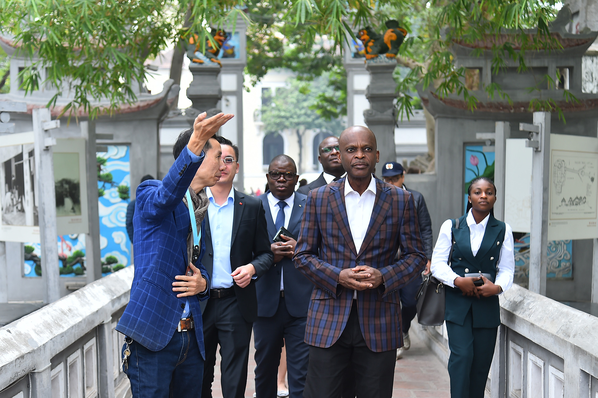 Bộ trưởng Ngoại giao, Hội nhập khu vực và Kiều dân nước Cộng hòa Togo Robert Dussey đang trong chuyến thăm chính thức Việt Nam từ ngày 7-10/1 theo lời mời của Phó Thủ tướng, Bộ trưởng Ngoại giao Bùi Thanh Sơn.