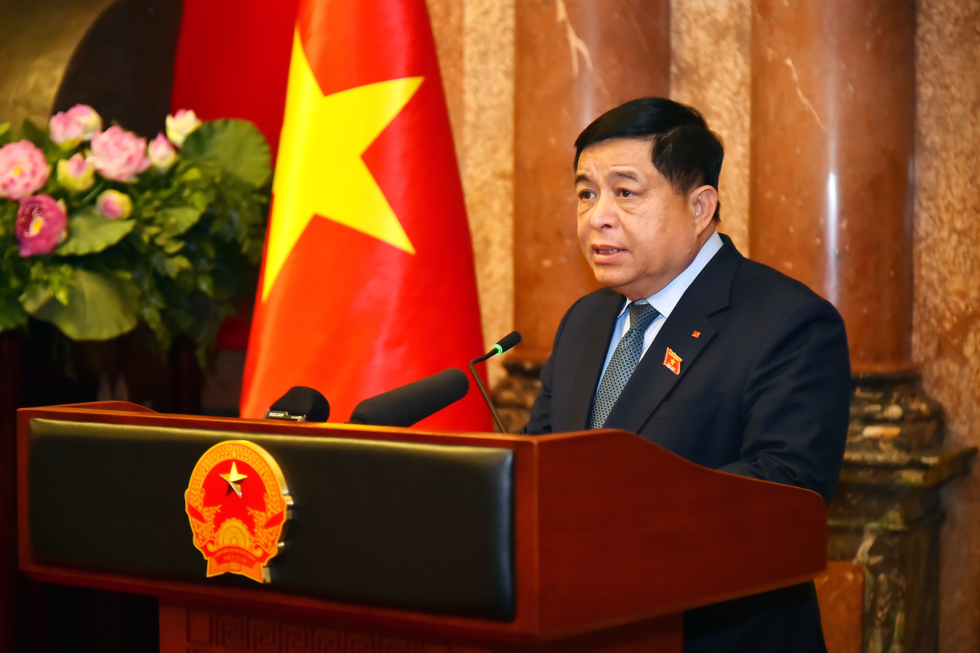 Phó Thủ tướng Nguyễn Chí Dũng phát biểu nhận nhiệm vụ tại buổi lễ.