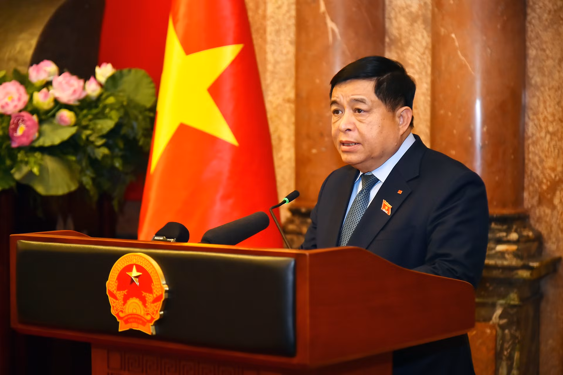 Phó Thủ tướng Nguyễn Chí Dũng phát biểu nhận nhiệm vụ tại buổi lễ.