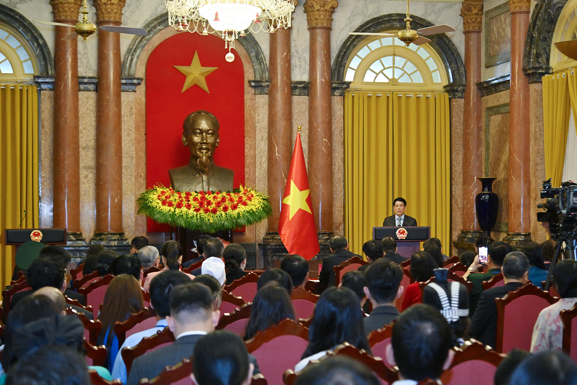 Quang cảnh buổi gặp mặt tại Phủ Chủ tịch.