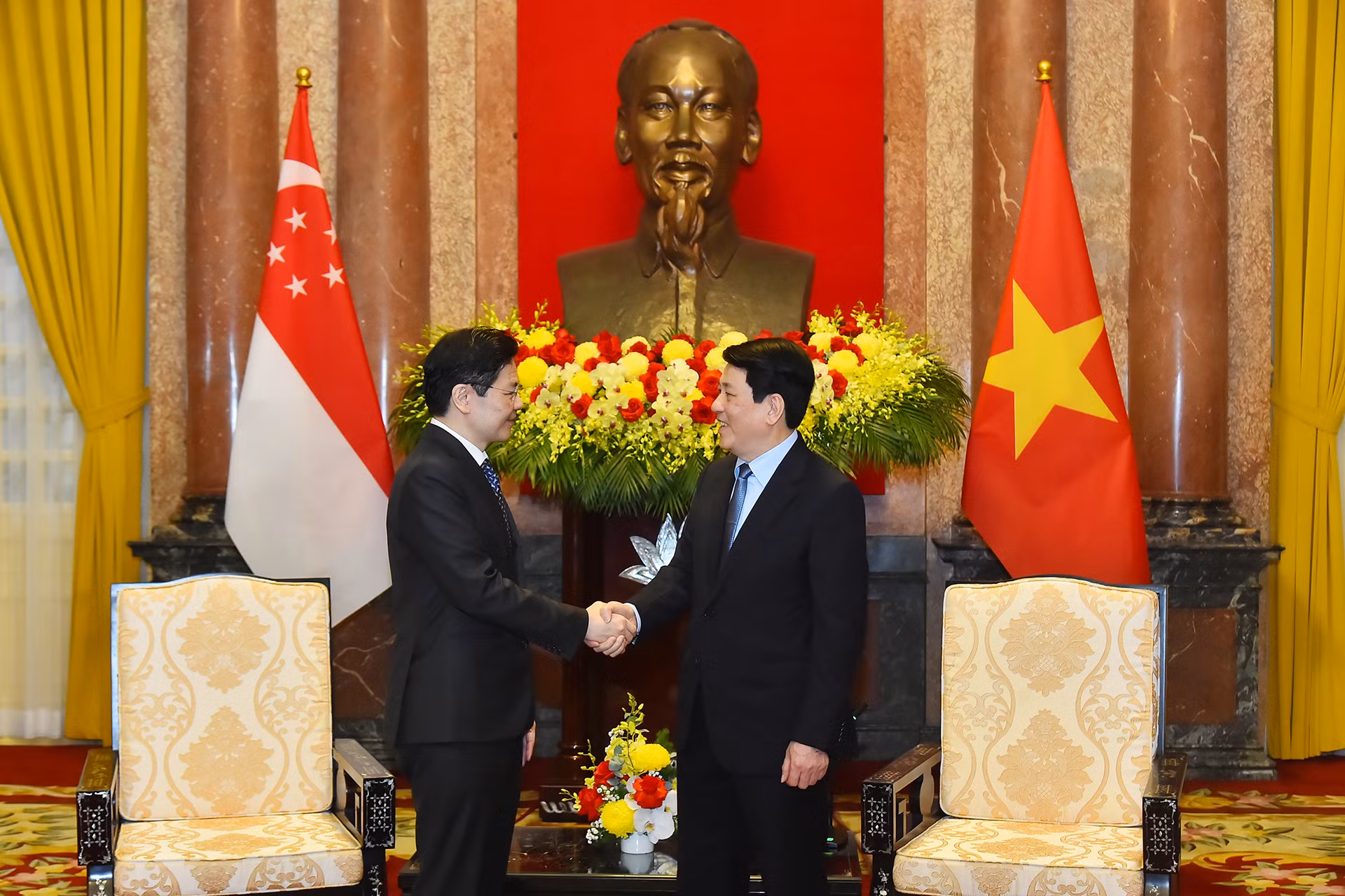 Chuyến thăm Việt Nam của Thủ tướng Singapore Lawrence Wong diễn ra vào thời điểm quan hệ hai nước đang phát triển hết sức tốt đẹp trên nhiều lĩnh vực, với nền tảng vững chắc là sự tin cậy chính trị và mối liên kết chặt chẽ trong hợp tác kinh tế, thương mại, đầu tư.