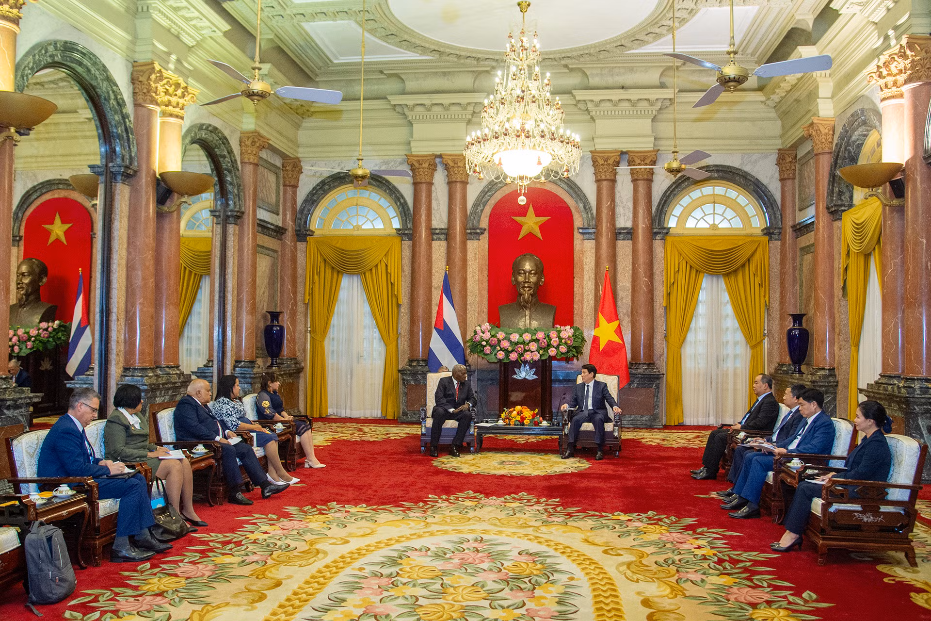 Quang cảnh buổi tiếp tại Phủ Chủ tịch. Quang cảnh buổi tiếp tại Phủ Chủ tịch.