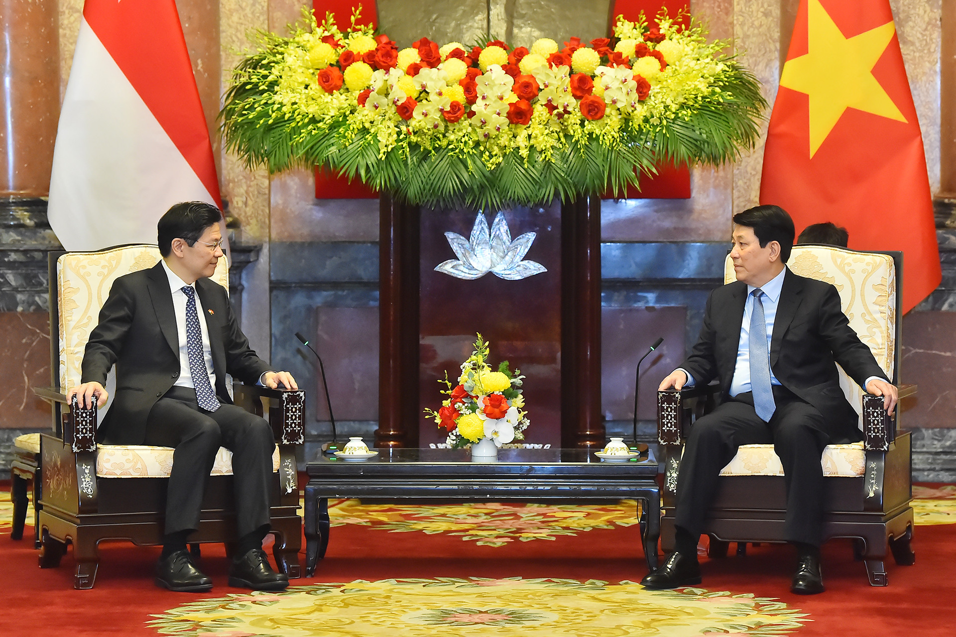 Chủ tịch nước Lương Cường tiếp Thủ tướng Singapore Lawrence Wong.