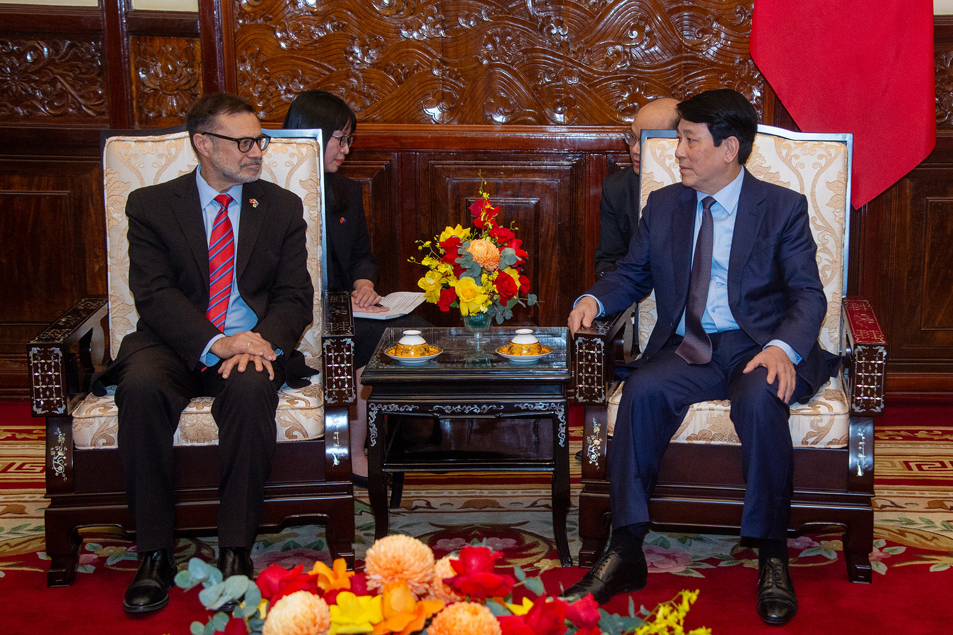 Chủ tịch nước Lương Cường tiếp Đại sứ Australia Andrew Goledzinowski.