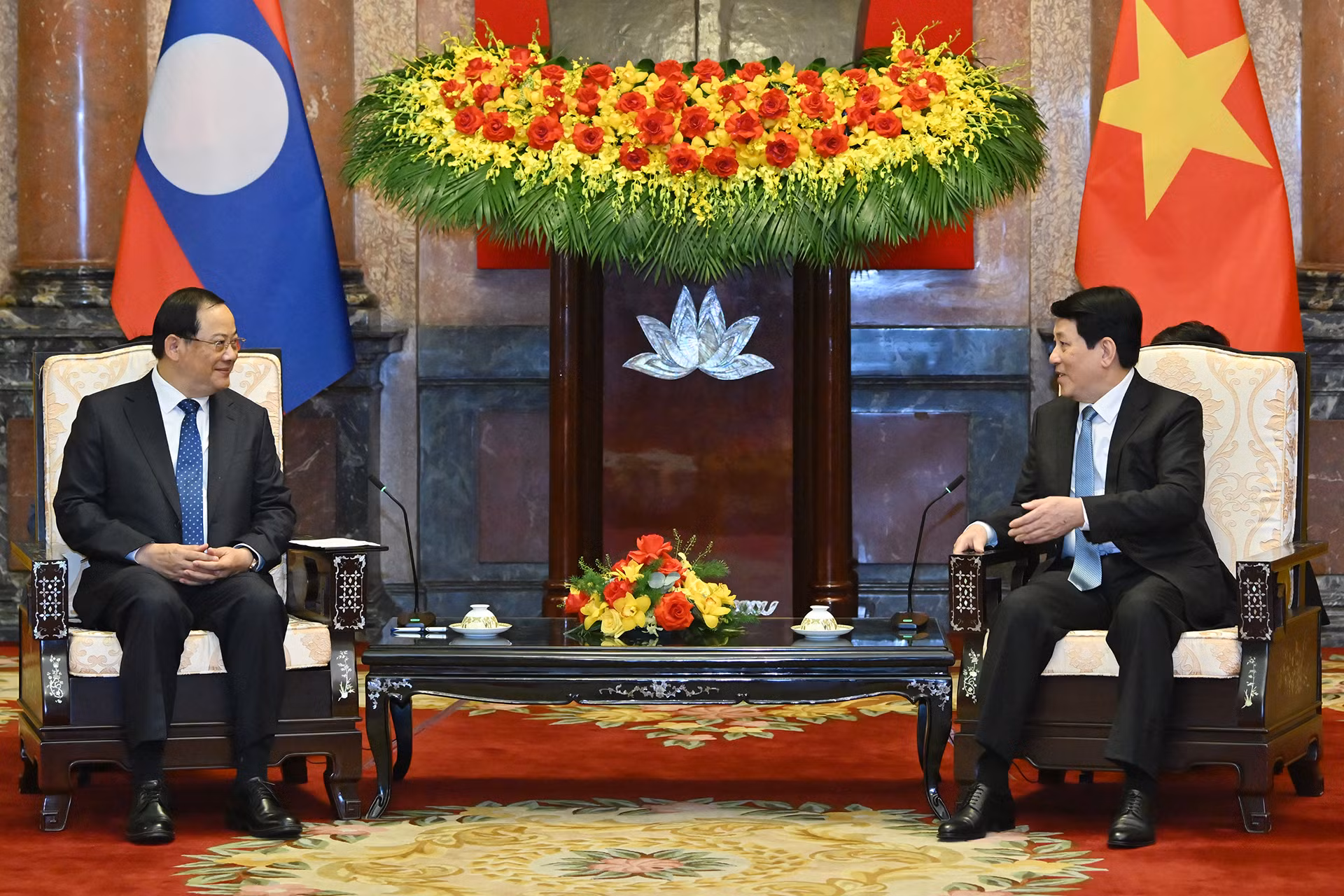 [Ảnh] Chủ tịch nước Lương Cường tiếp Thủ tướng Lào Sonexay Siphandone ảnh 2