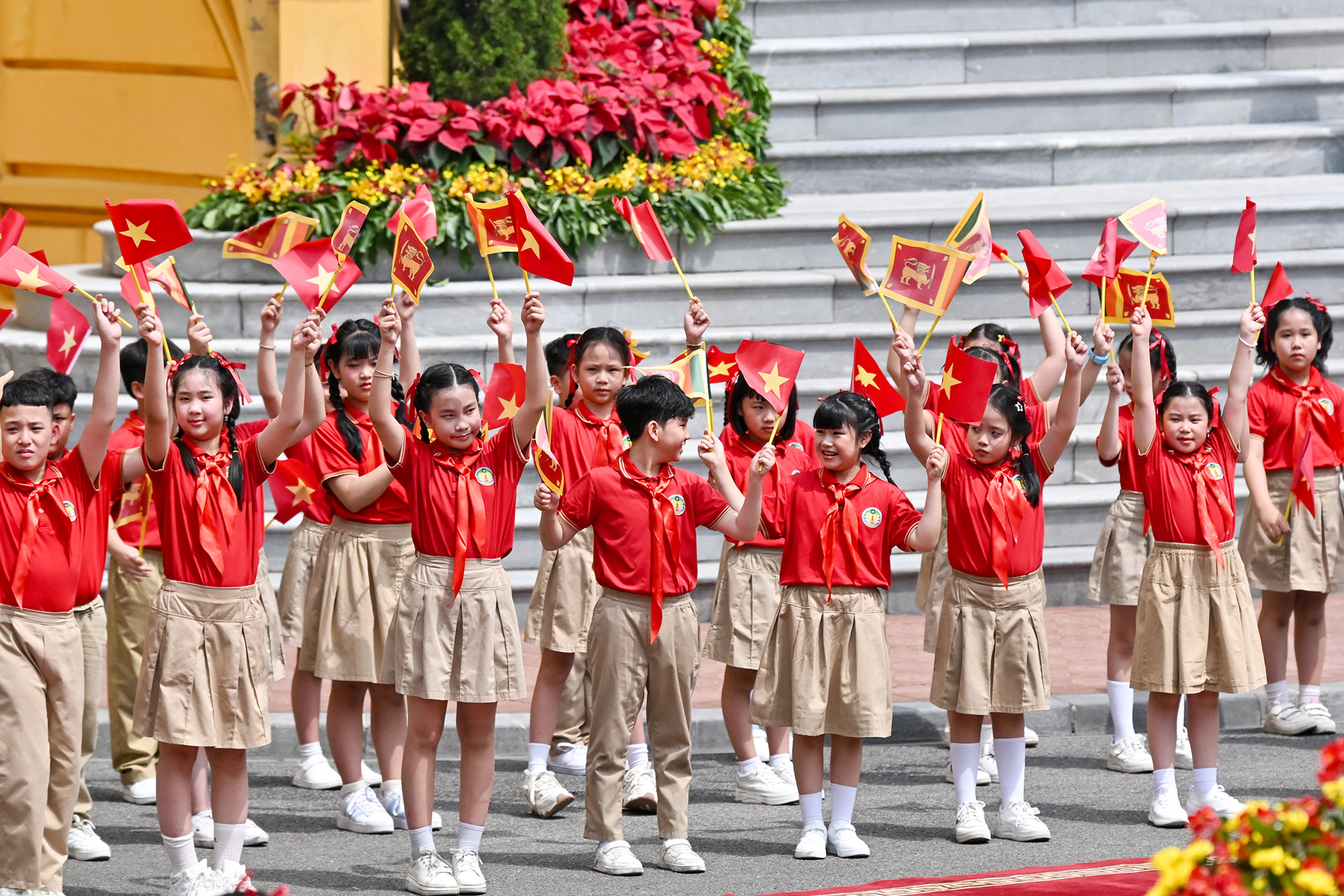 [Ảnh] Chủ tịch nước Lương Cường chủ trì lễ đón, hội đàm với Tổng thống Sri Lanka Anura Kumara Dissanayaka ảnh 1