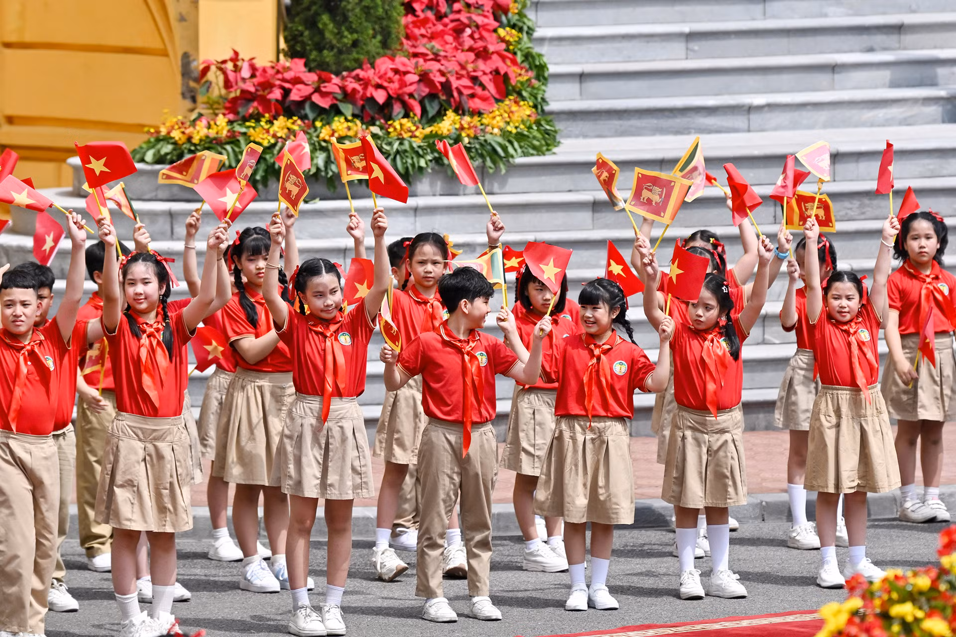 [Ảnh] Chủ tịch nước Lương Cường chủ trì lễ đón, hội đàm với Tổng thống Sri Lanka Anura Kumara Dissanayaka ảnh 1