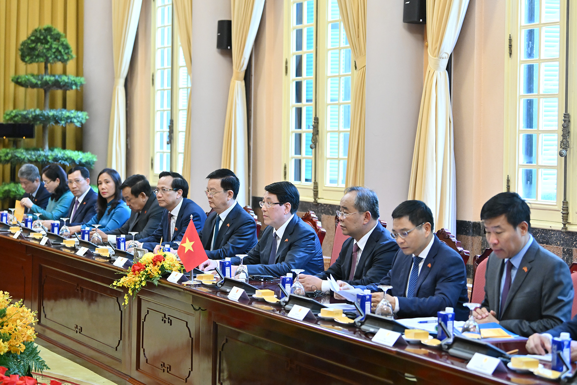 [Ảnh] Chủ tịch nước Lương Cường chủ trì lễ đón, hội đàm với Tổng thống Sri Lanka Anura Kumara Dissanayaka ảnh 10