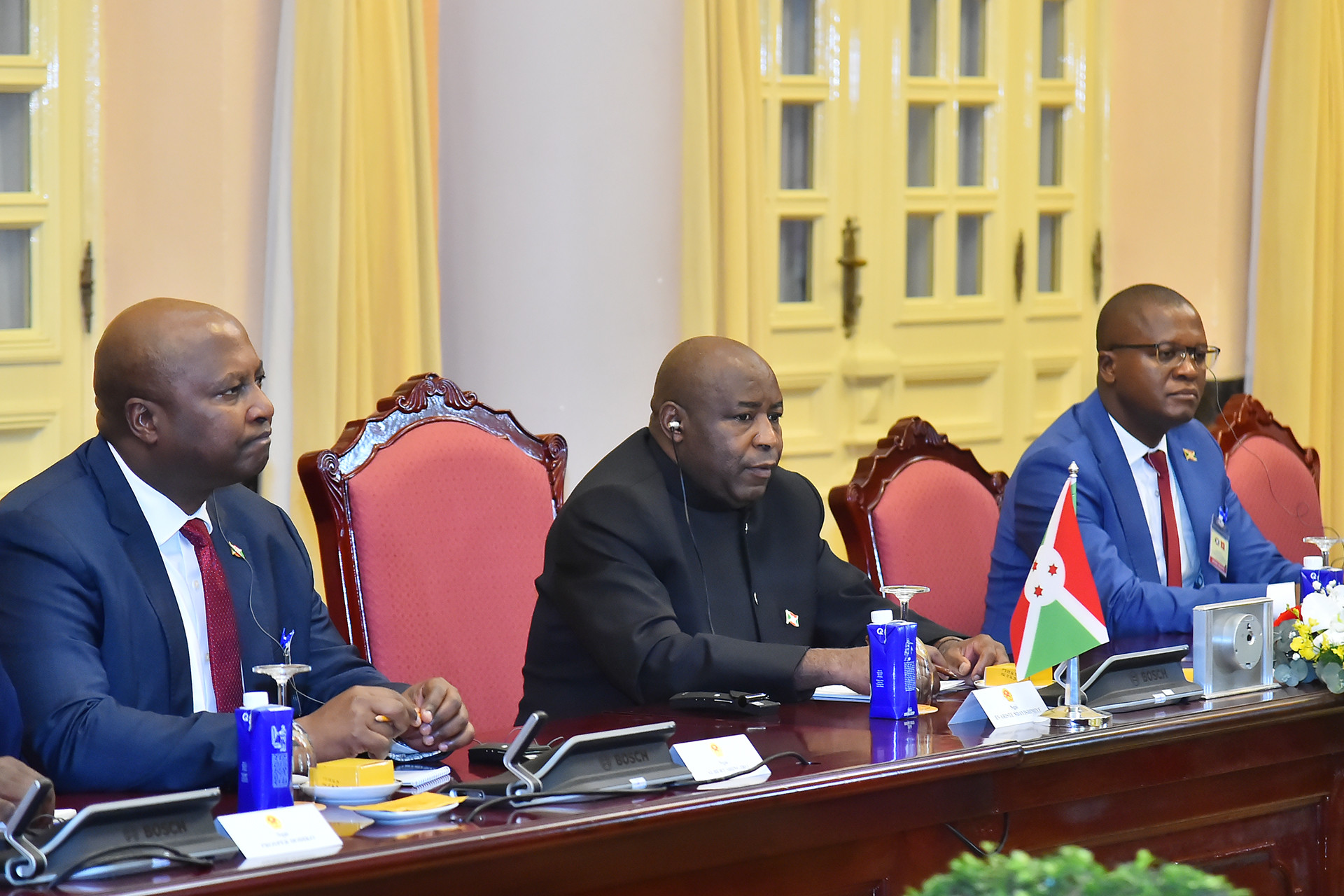 Tổng thống Burundi Évariste Ndayishimiye phát biểu tại hội đàm.