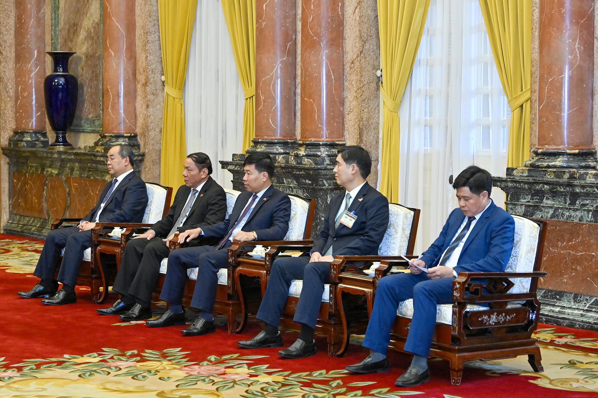 Các đại biểu Việt Nam tham dự buổi tiếp.