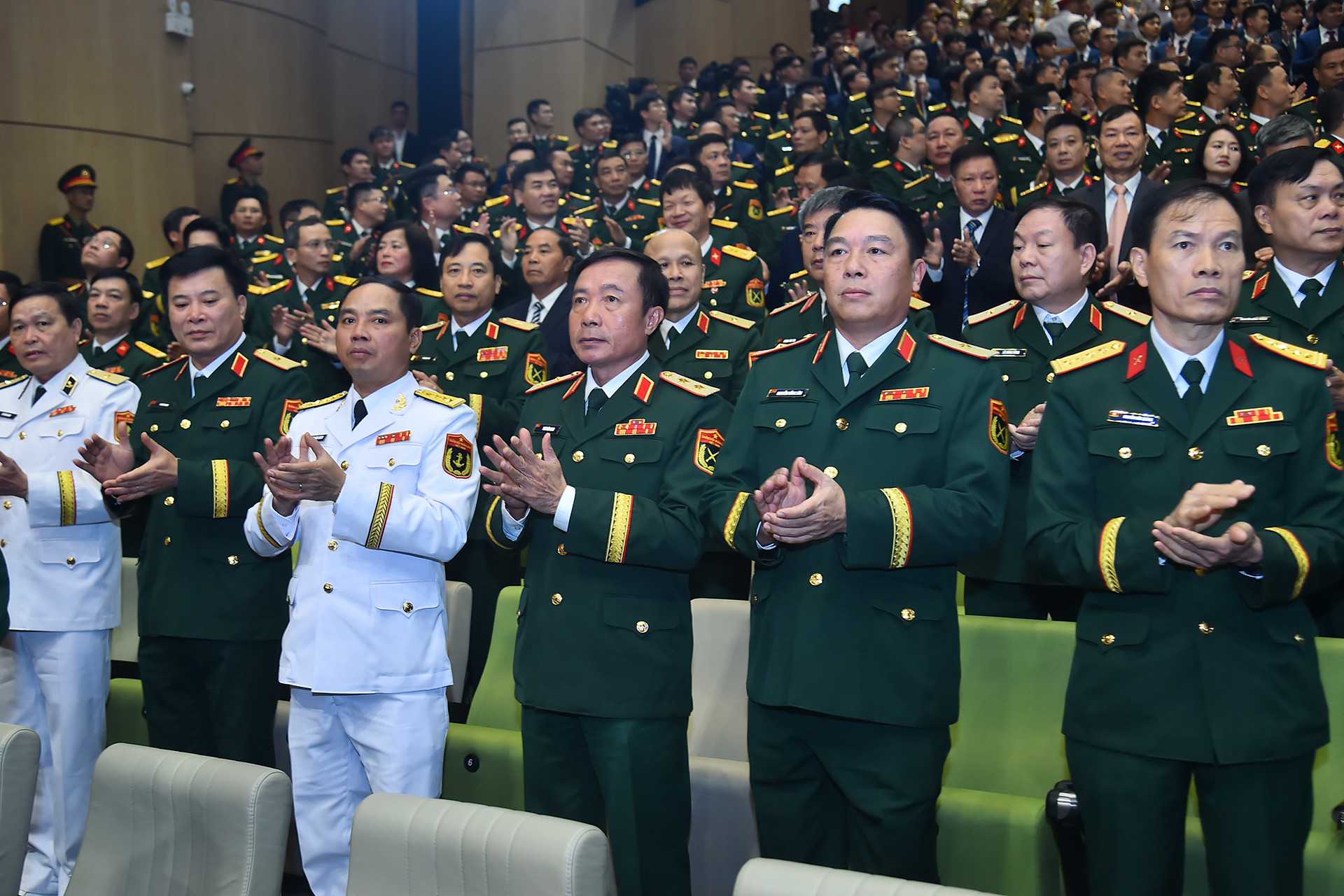 Các đại biểu khách mời tại buổi lễ.