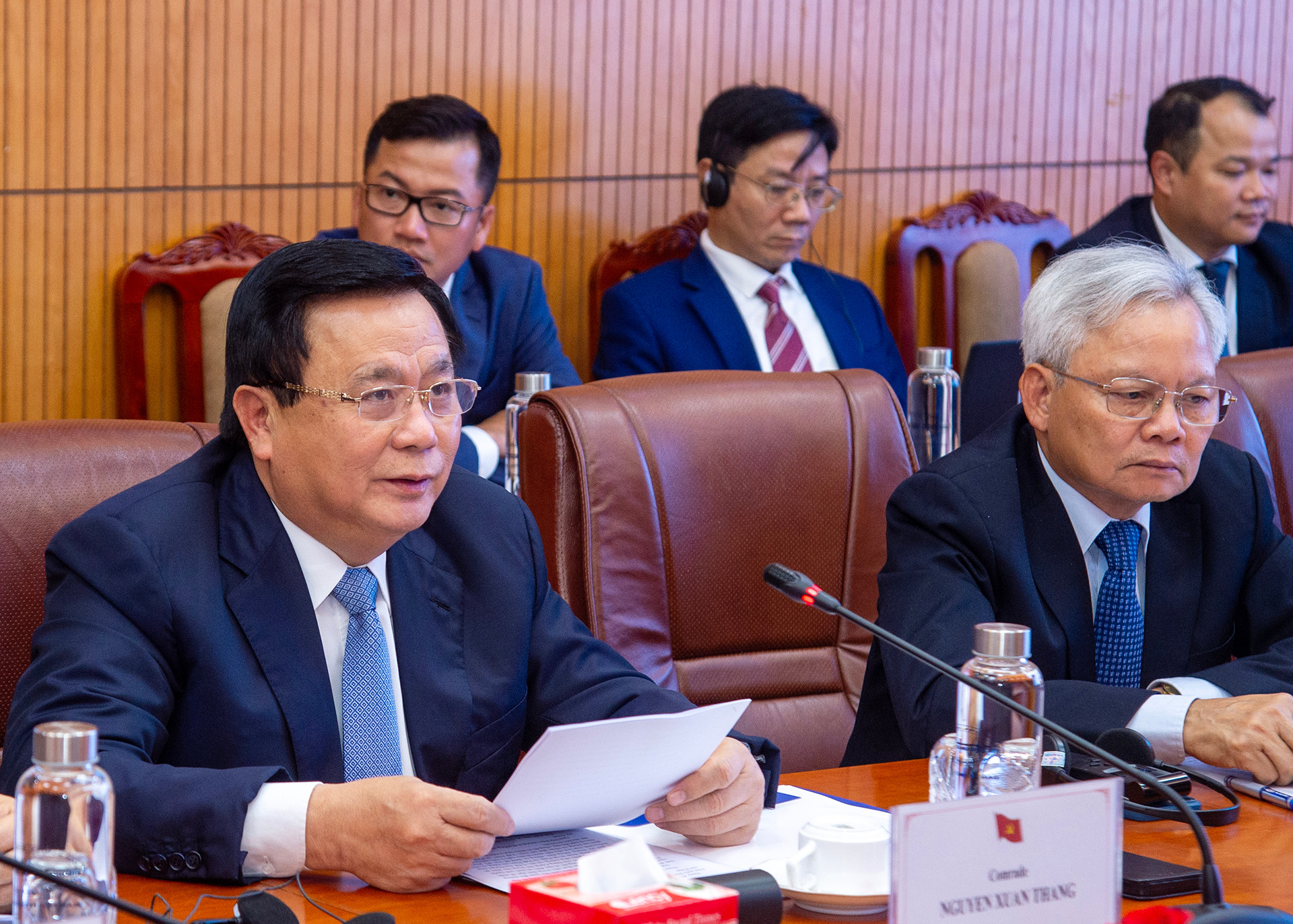 Chủ tịch Hội đồng Lý luận Trung ương Nguyễn Xuân Thắng phát biểu tại hội thảo.