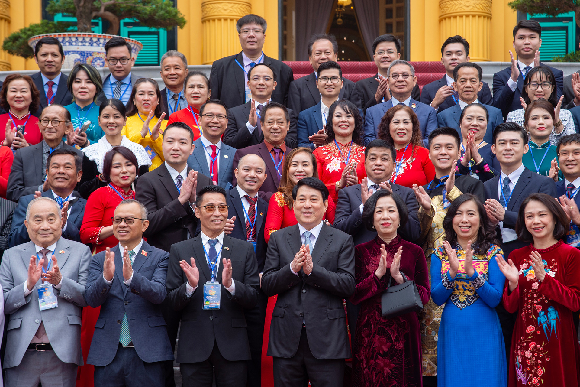 Chủ tịch nước Lương Cường và Phu nhân cùng các đại biểu kiều bào về thăm quê hương nhân dịp Tết Nguyên đán Ất Tỵ năm 2025 tại Phủ Chủ tịch.