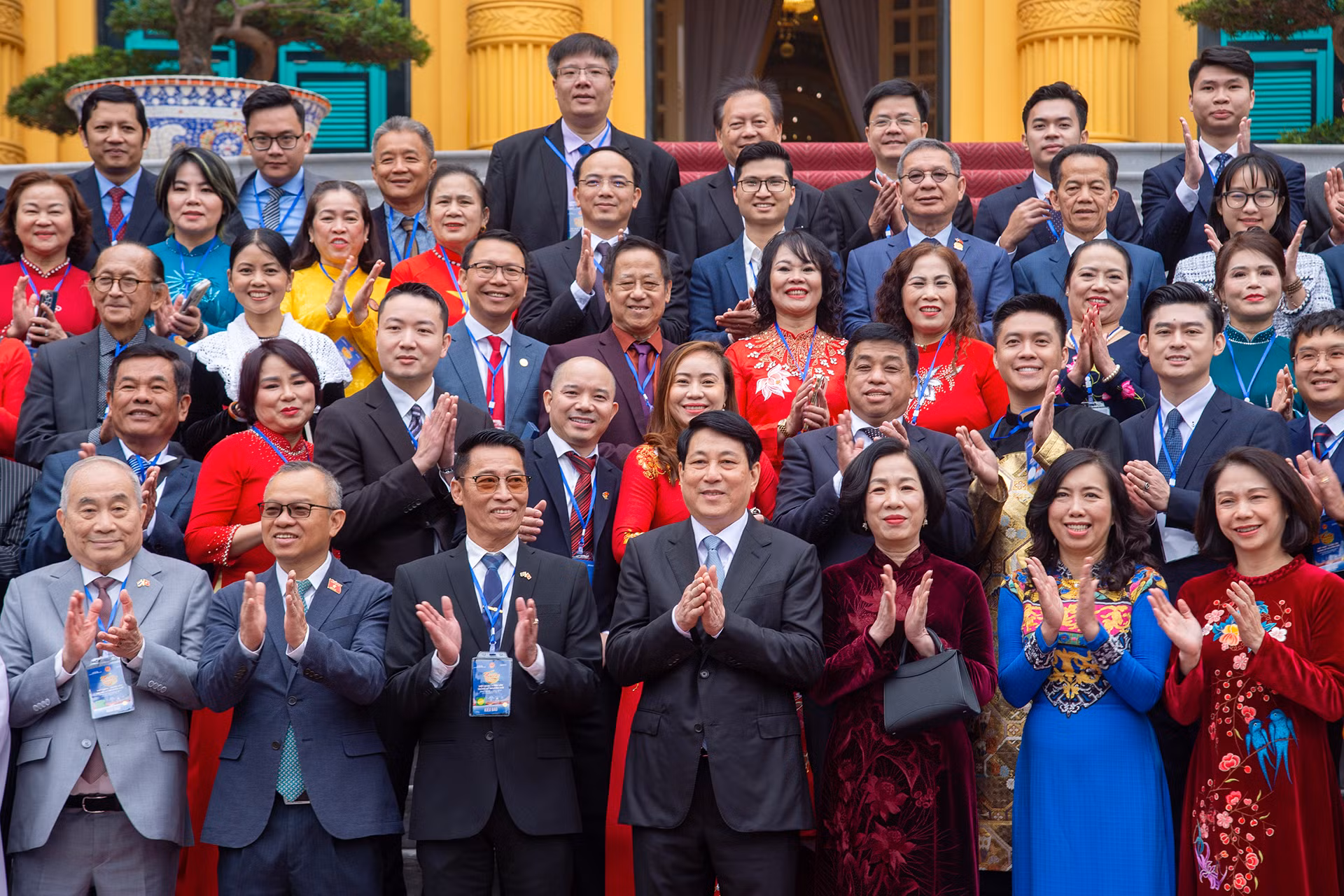 Chủ tịch nước Lương Cường và Phu nhân cùng các đại biểu kiều bào về thăm quê hương nhân dịp Tết Nguyên đán Ất Tỵ năm 2025 tại Phủ Chủ tịch.