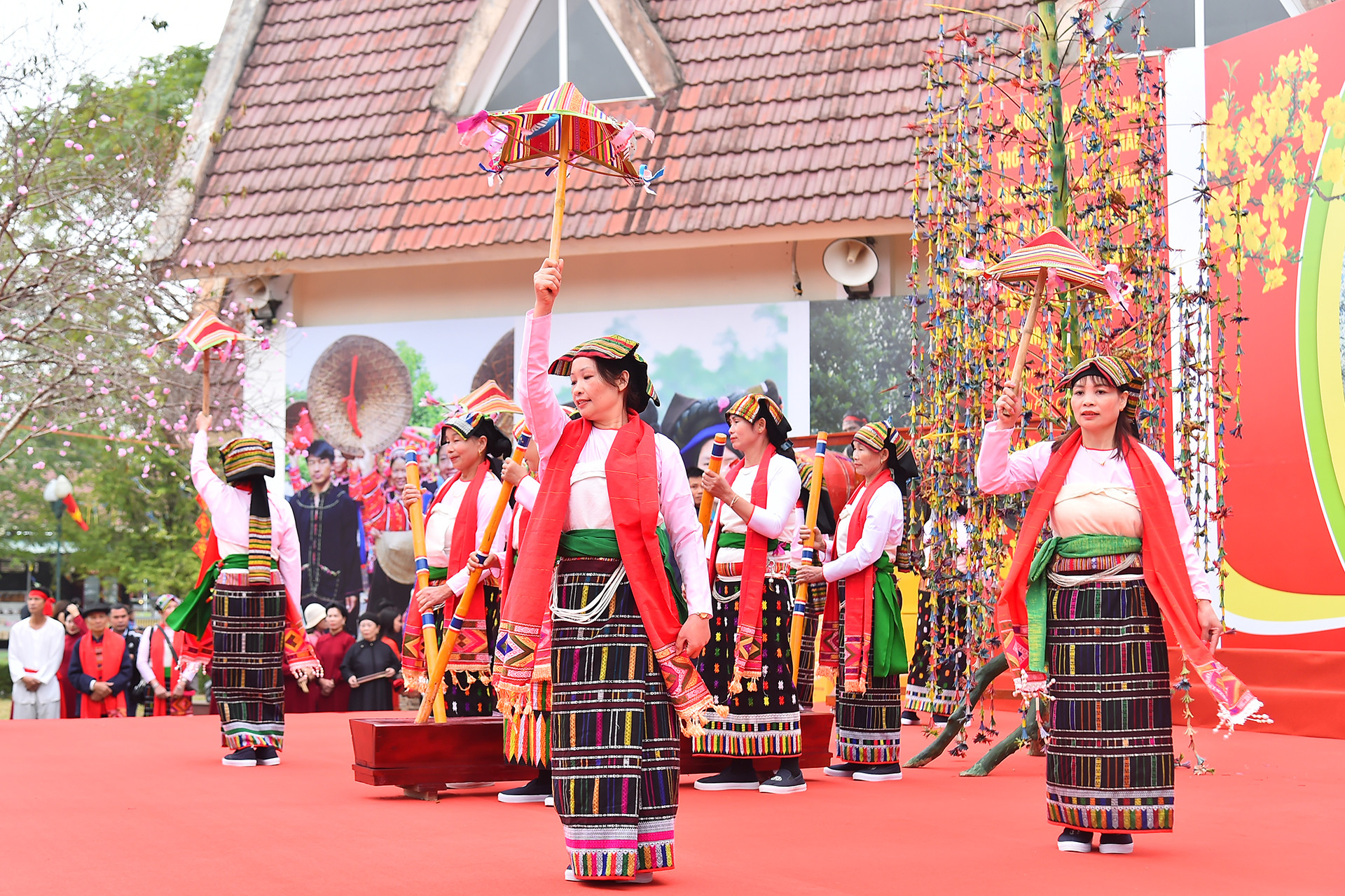 Tiết mục văn nghệ chào mừng Ngày hội.