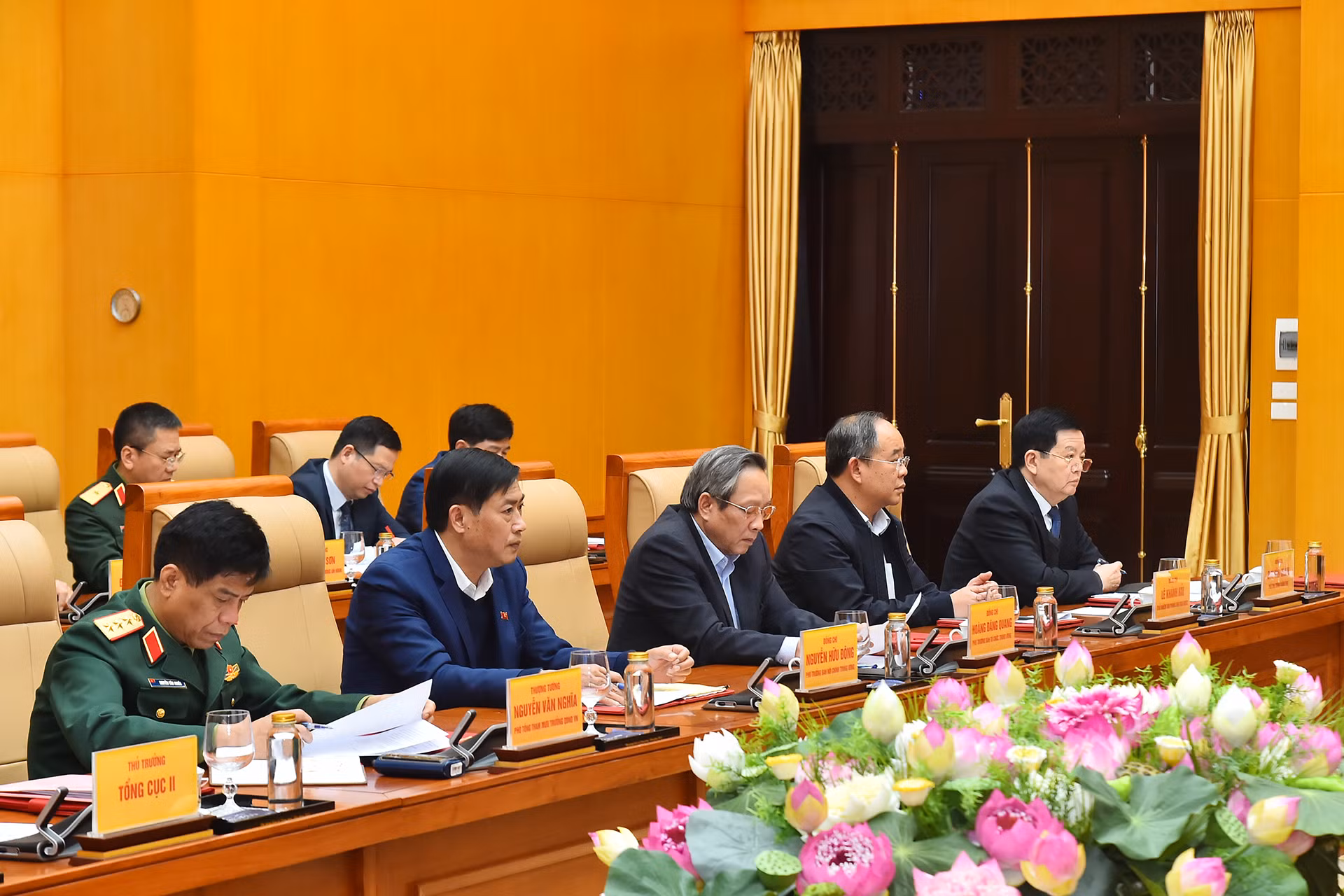 Phó Thủ tướng Mai Văn Chính và các đại biểu tham dự buổi làm việc.