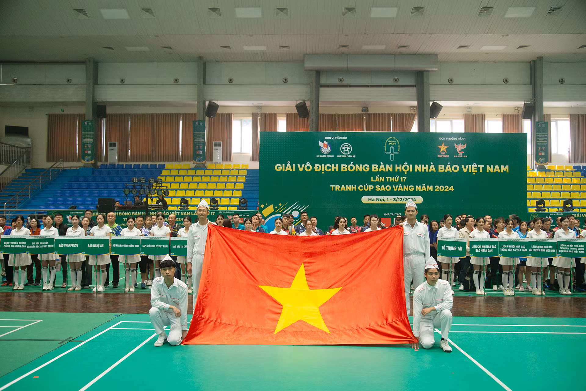 Giải vô địch Bóng bàn Hội Nhà báo Việt Nam lần thứ 17-Tranh cúp Sao Vàng 2024 là sân chơi giao lưu bổ ích, giúp tăng cường tinh thần đoàn kết, gắn kết giữa các cơ quan báo chí và cộng đồng.