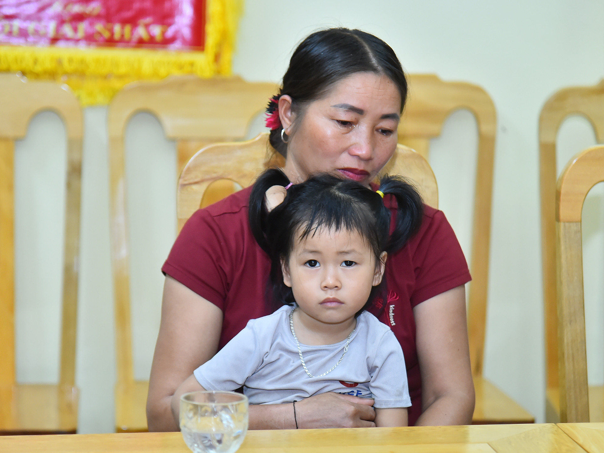 Tại buổi lễ, ông Ngô Minh Tuấn, Giám đốc Công ty cổ phần Đầu tư Xây dựng CTA Việt Nam và các nhà tài trợ cam kết sẽ thực hiện đúng và đầy đủ những cam kết tài trợ nuôi dưỡng cho cháu Nguyễn Ánh Thủy đến năm 18 tuổi và sẽ hỗ trợ tiếp, khi cháu trưởng thành.