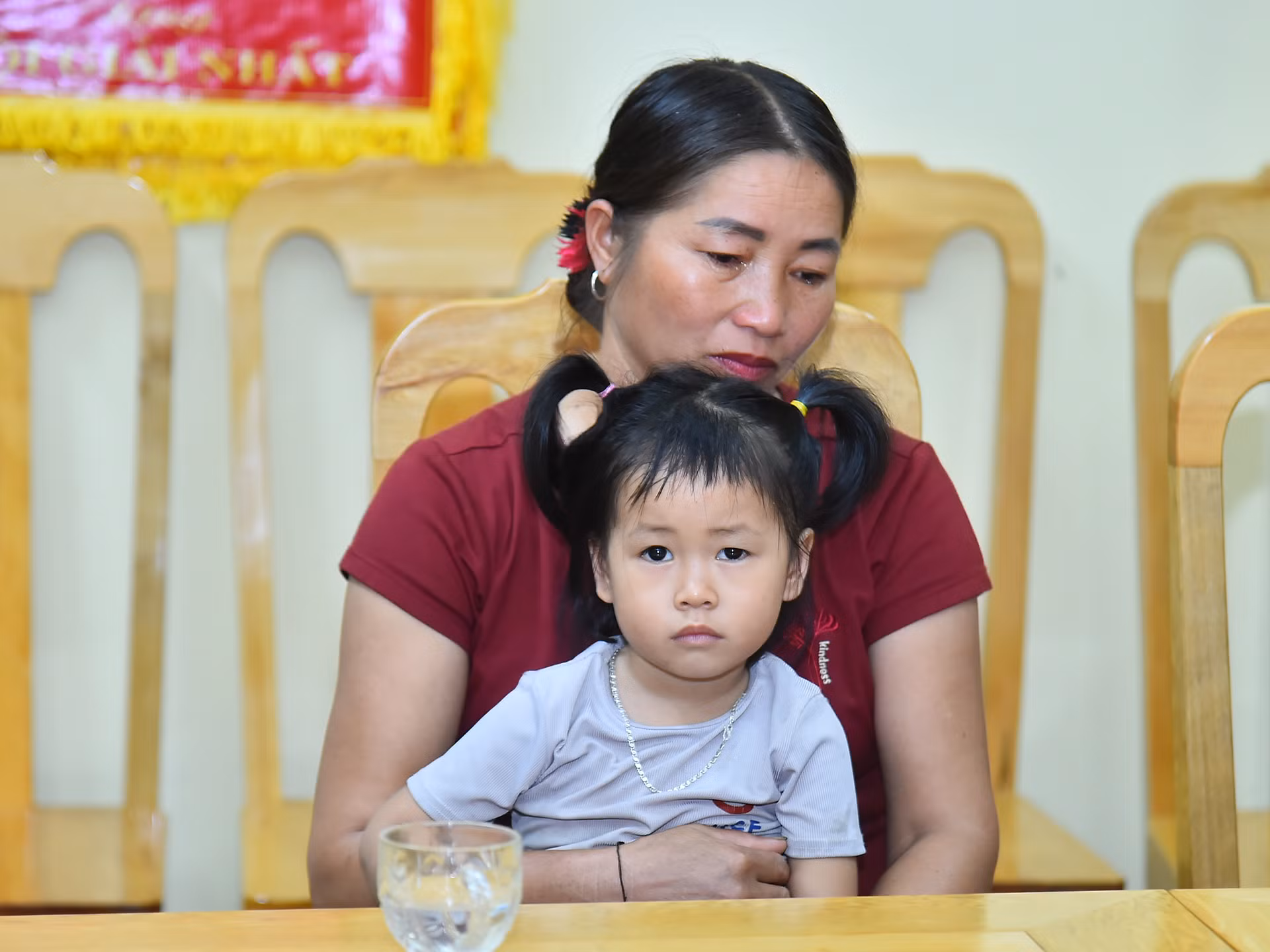 Tại buổi lễ, ông Ngô Minh Tuấn, Giám đốc Công ty cổ phần Đầu tư Xây dựng CTA Việt Nam và các nhà tài trợ cam kết sẽ thực hiện đúng và đầy đủ những cam kết tài trợ nuôi dưỡng cho cháu Nguyễn Ánh Thủy đến năm 18 tuổi và sẽ hỗ trợ tiếp, khi cháu trưởng thành.