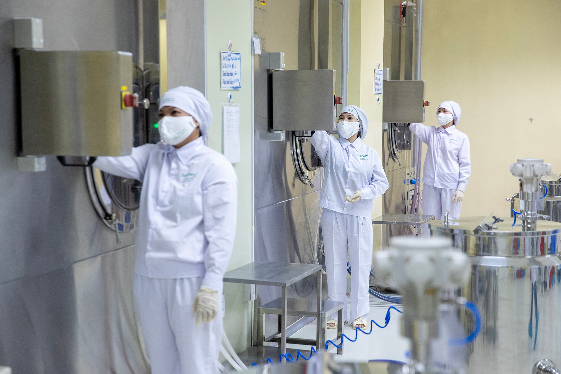 Traphaco tự hào với vị thế số 1 về đông dược tại Việt Nam. Hiện nay, công ty có dòng đông dược cao cấp với công thức đột phá, tác dụng nhanh, rõ rệt và nhiều trải nghiệm hơn, giá trị hơn cho người dùng.