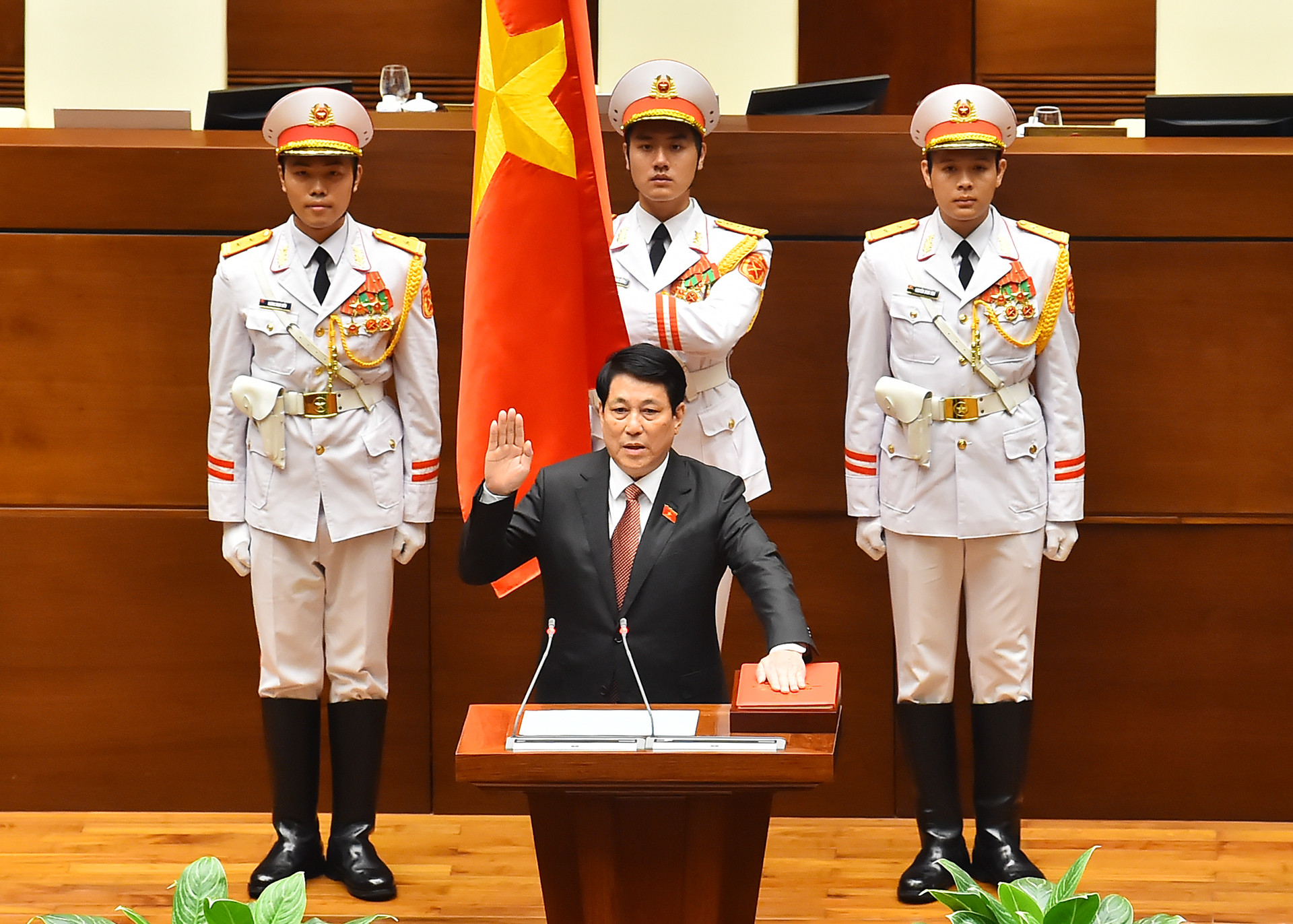 Đồng chí Lương Cường tuyên thệ nhậm chức Chủ tịch nước Cộng hòa xã hội chủ nghĩa Việt Nam nhiệm kỳ 2021-2026.