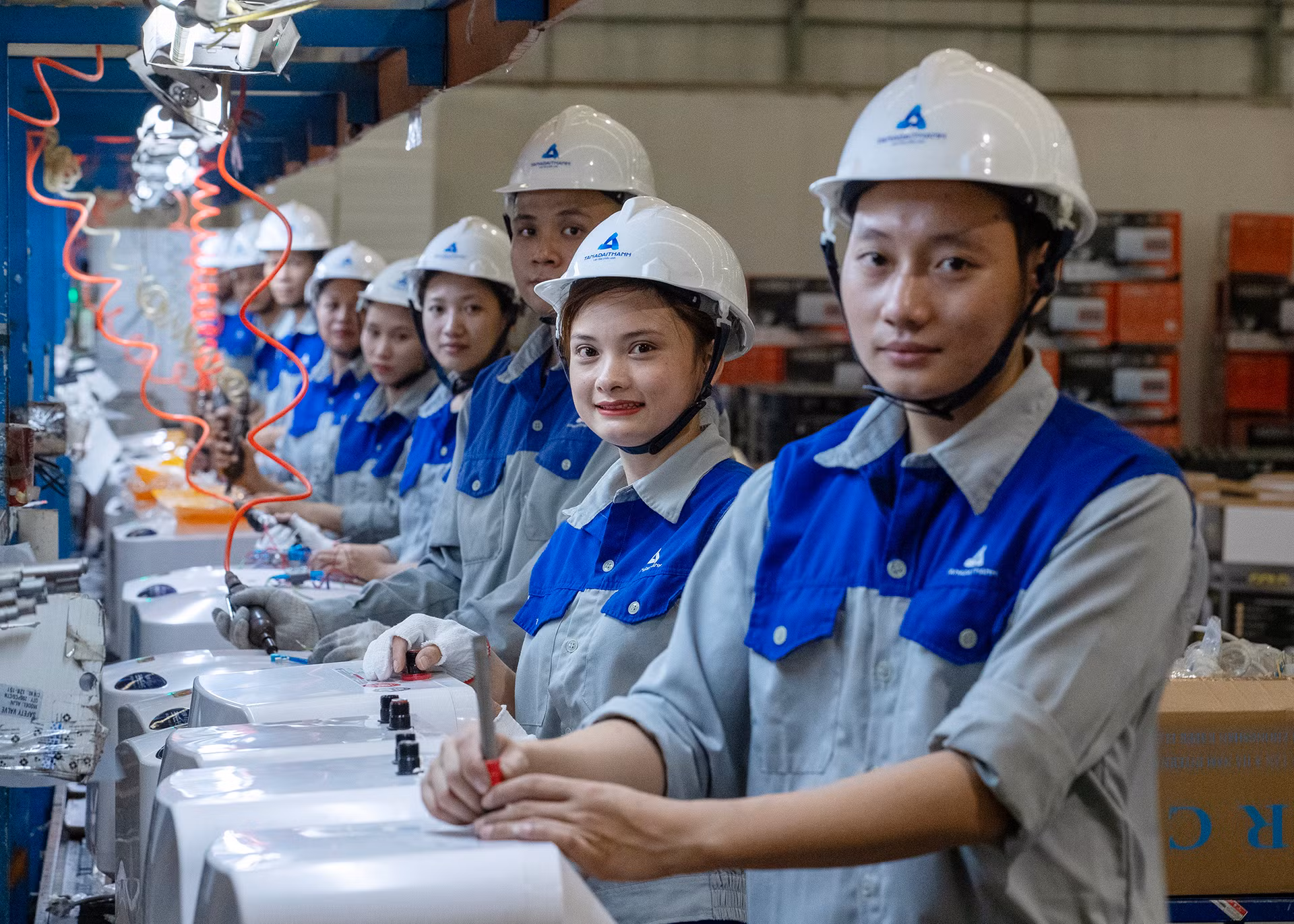 Những con người của Tân Á Đại Thành luôn có sự kết nối, đồng thuận, cộng hưởng và hợp lực để cùng theo đuổi mục tiêu chung, tạo nên sự phát triển bền vững của Tân Á Đại Thành trong suốt 3 thập kỷ.