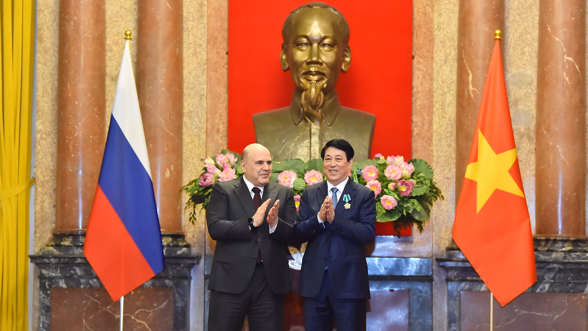 Chủ tịch nước Lương Cường nhận Huân chương Hữu nghị của Nhà nước Liên bang Nga. 