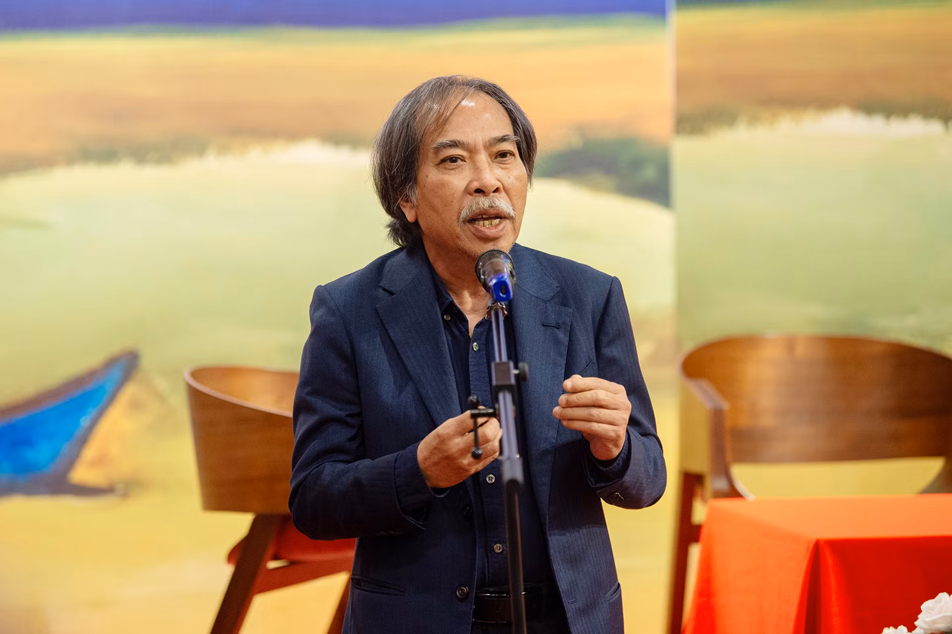 Chủ tịch Hội Nhà văn Việt Nam Nguyễn Quang Thiều chia sẻ cảm xúc tại buổi lễ.