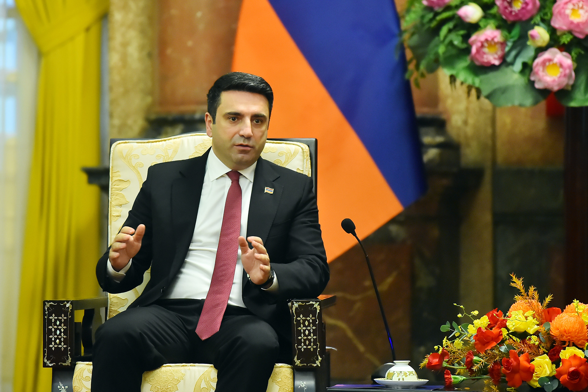 Chủ tịch Quốc hội Cộng hòa Armenia Alen Simonyan phát biểu đáp từ Chủ tịch nước Lương Cường.