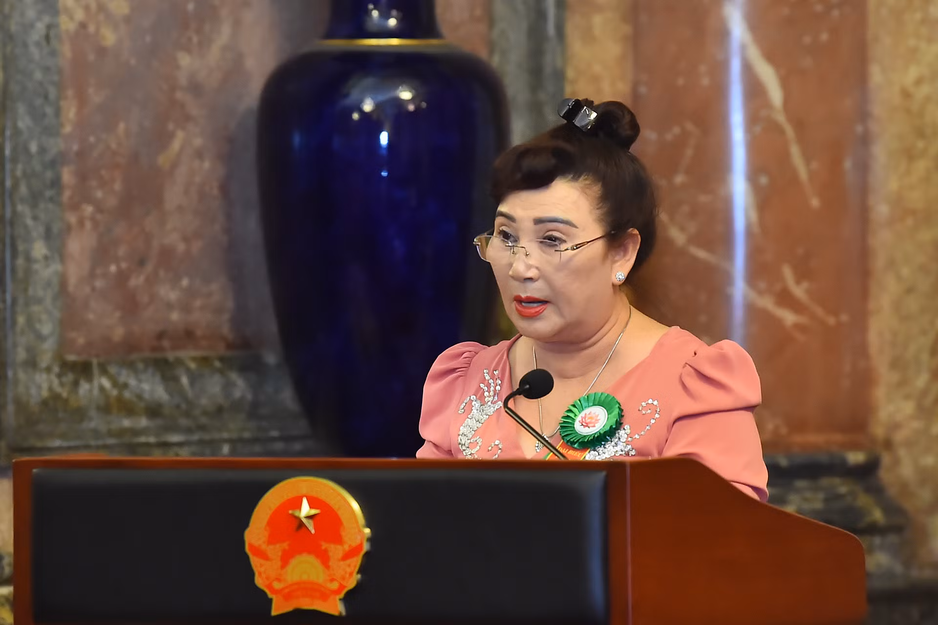 Đại diện Đoàn đại biểu phụ nữ cao tuổi tiêu biểu toàn quốc phát biểu ý kiến.