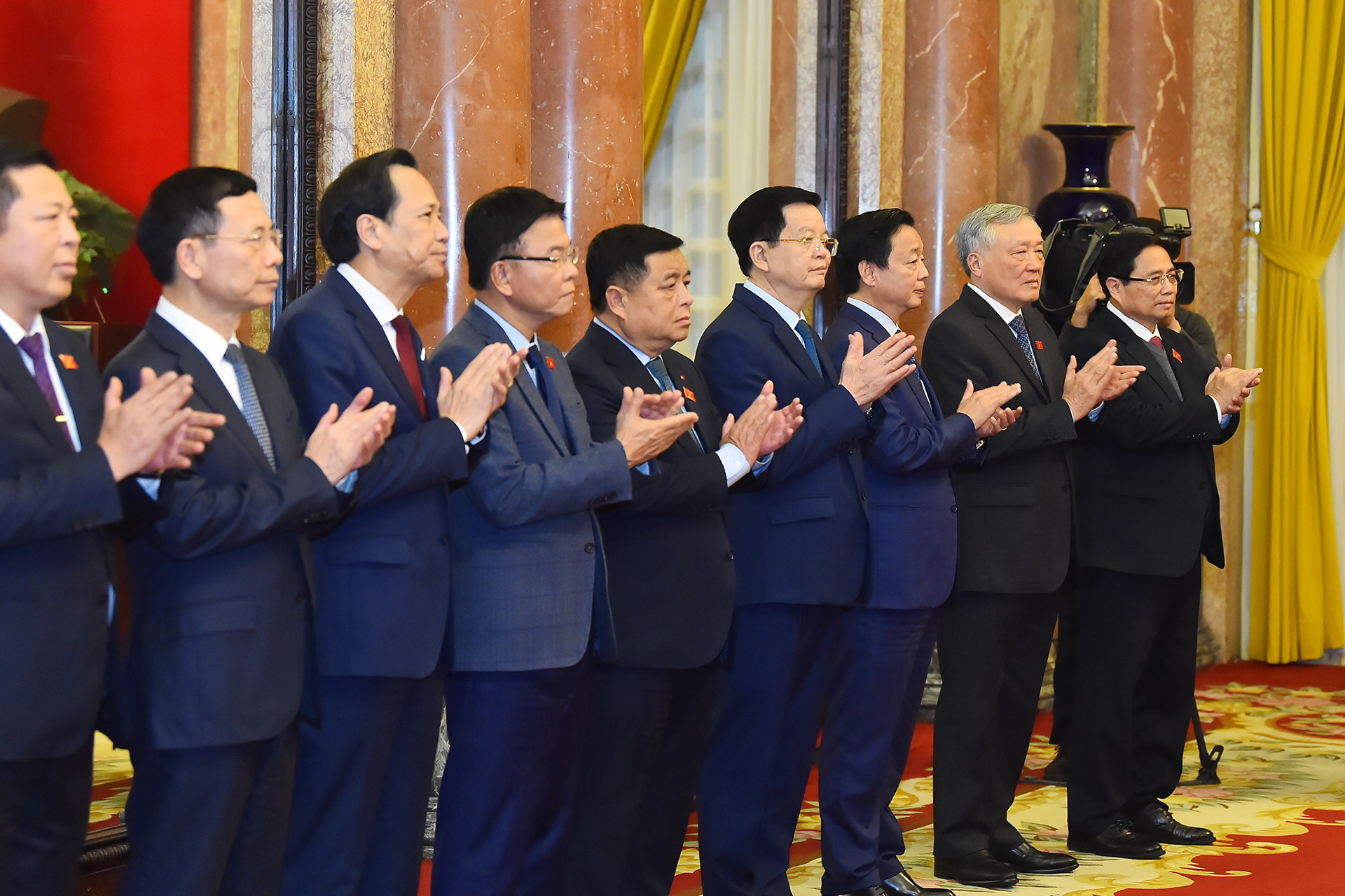 Thủ tướng Phạm Minh Chính cùng các Phó Thủ tướng và thành viên Chính phủ tham dự buổi lễ.