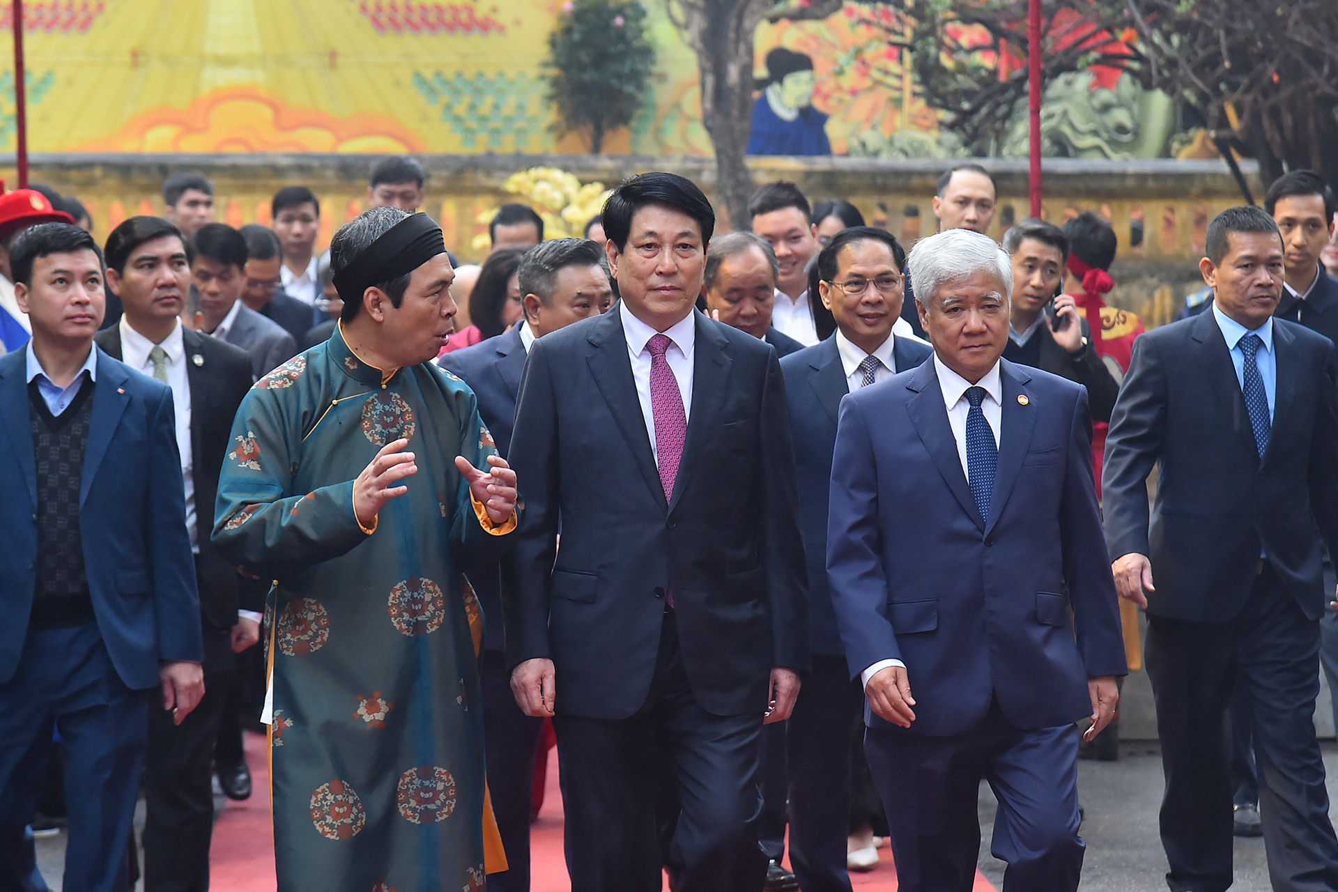 Chủ tịch nước Lương Cường cùng các đồng chí lãnh đạo Đảng, Nhà nước tới dự buổi lễ.