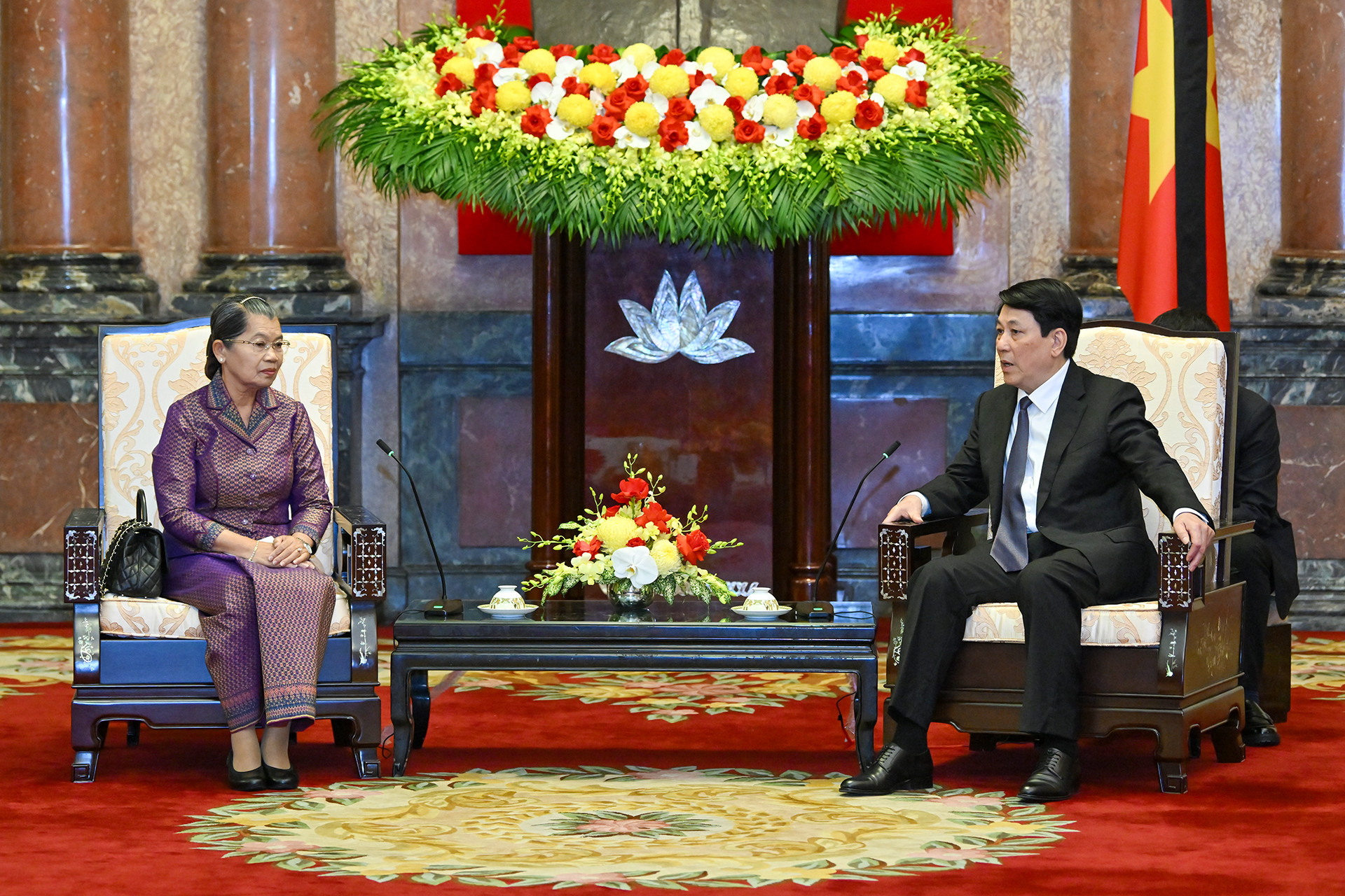 Chủ tịch nước Lương Cường tiếp Phó Chủ tịch Đảng Nhân dân Campuchia Men Sam An.