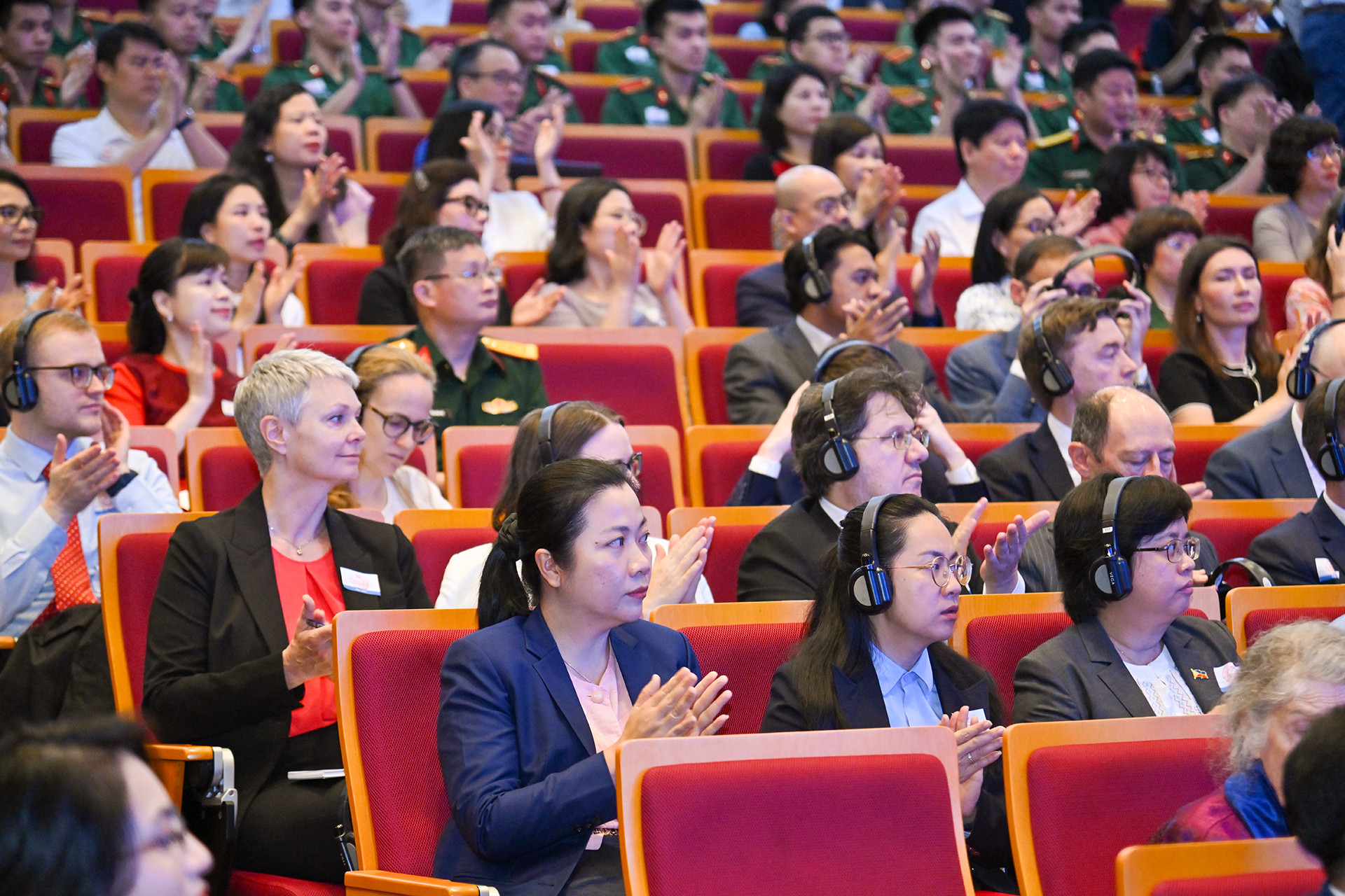 Các đại biểu nước ngoài tham dự hội thảo.