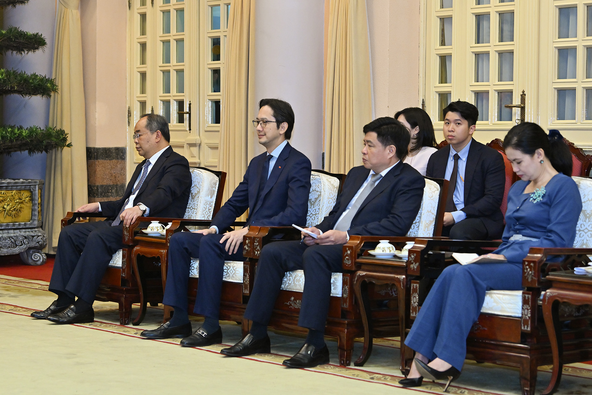 Các đại biểu Việt Nam tham dự buổi tiếp.