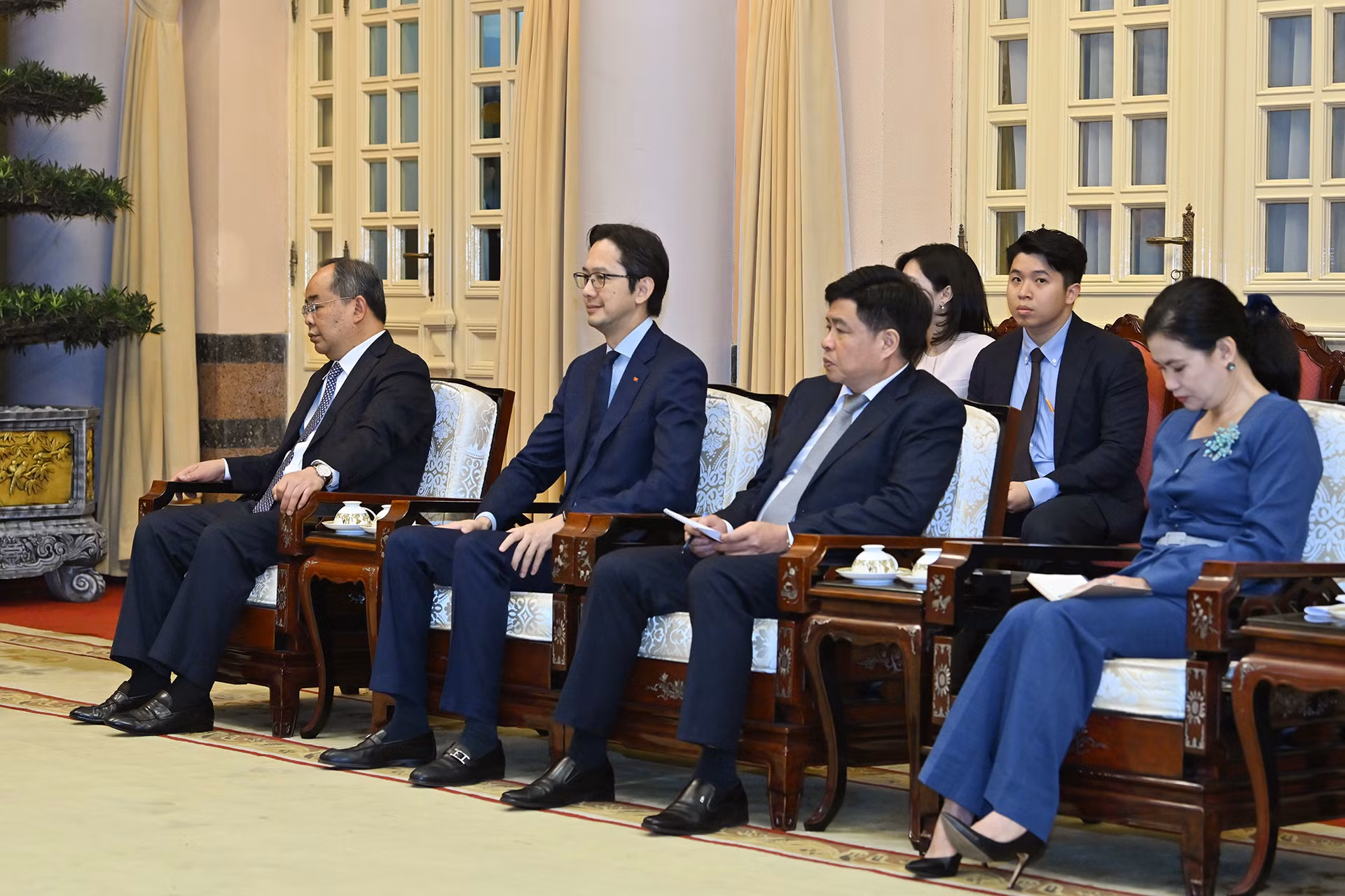 Các đại biểu Việt Nam tham dự buổi tiếp.