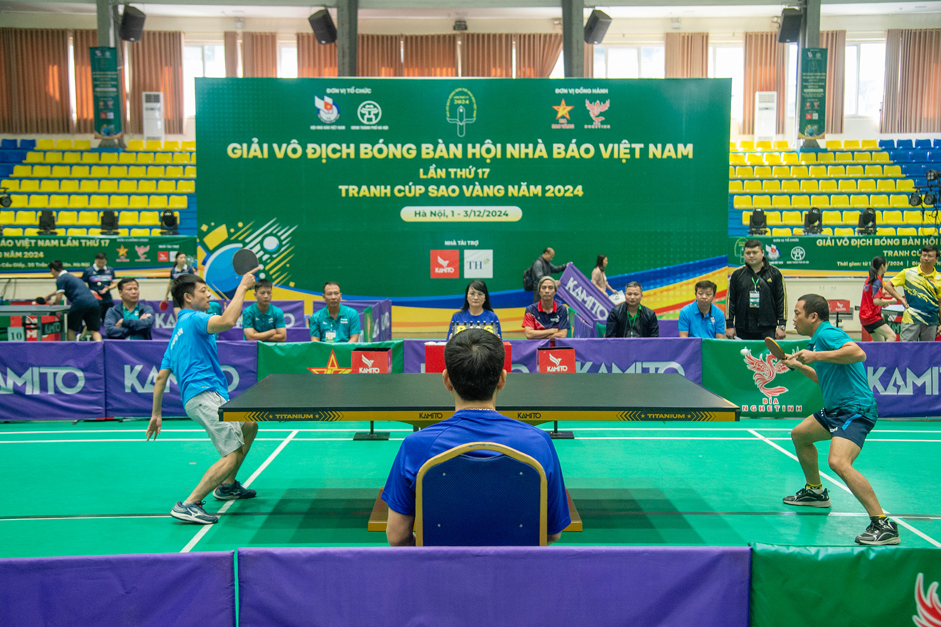 Ngay sau lễ khai mạc, các vận động viên bước vào tranh tài thi đấu tại các nội dung của giải.