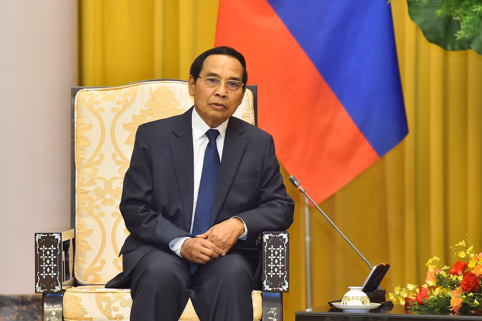 Thường trực Ban Bí thư, Phó Chủ tịch nước Lào Bounthong Chitmany phát biểu tại buổi tiếp.