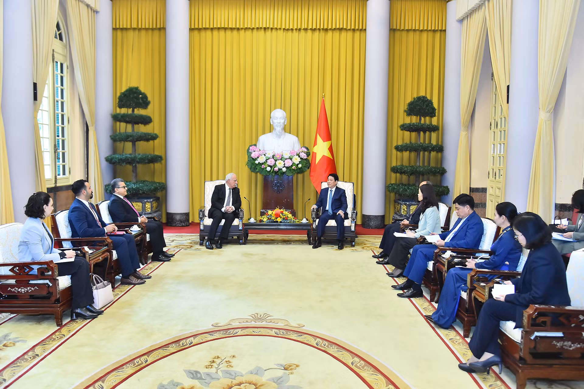 Quang cảnh buổi tiếp tại Phủ Chủ tịch. Quang cảnh buổi tiếp tại Phủ Chủ tịch.