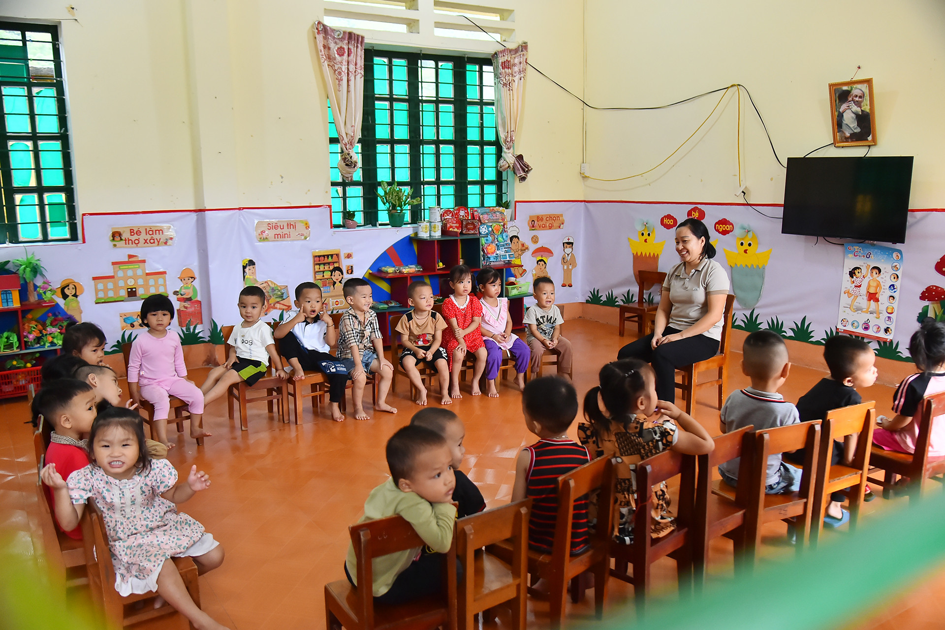 Trường mầm non Hợp Thành (thuộc xã Hợp Thành, thành phố Lào Cai) là một trong những nơi bị ảnh hưởng do hoàn lưu bão số 3 gây ra trên địa bàn tỉnh Lào Cai.