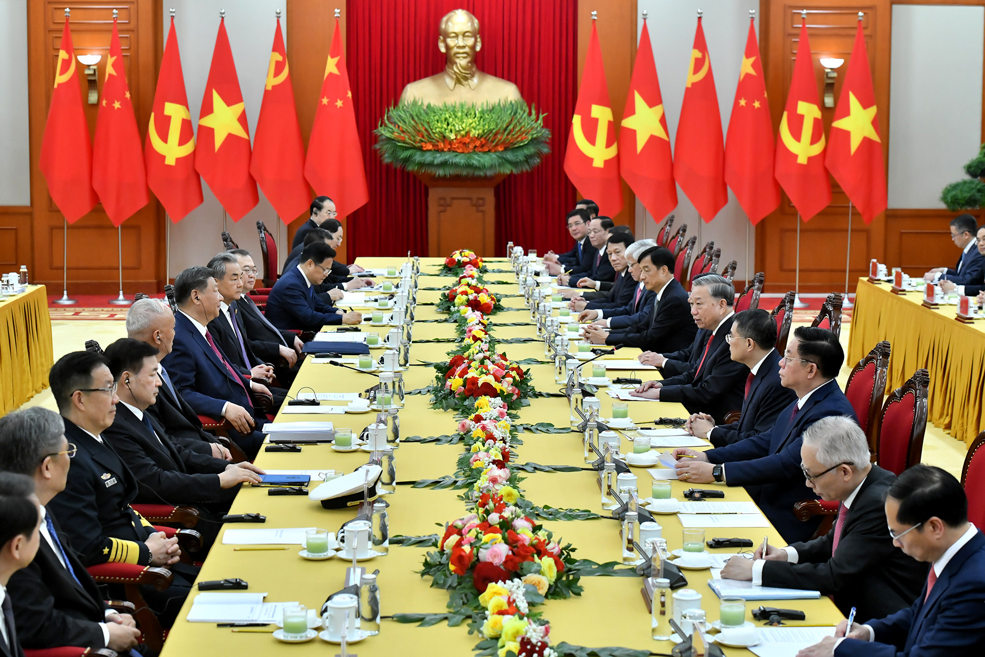 Quang cảnh hội đàm tại giữa Tổng Bí thư Tô Lâm và Tổng Bí thư, Chủ tịch Trung Quốc Tập Cận Bình tại Trụ sở Trung ương Đảng.