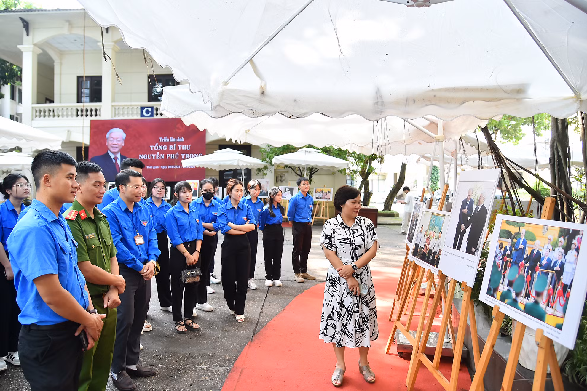 Đoàn viên, thanh niên xã Đông Hội tham quan Triển lãm ảnh “Tổng Bí thư Nguyễn Phú Trọng” ảnh 1