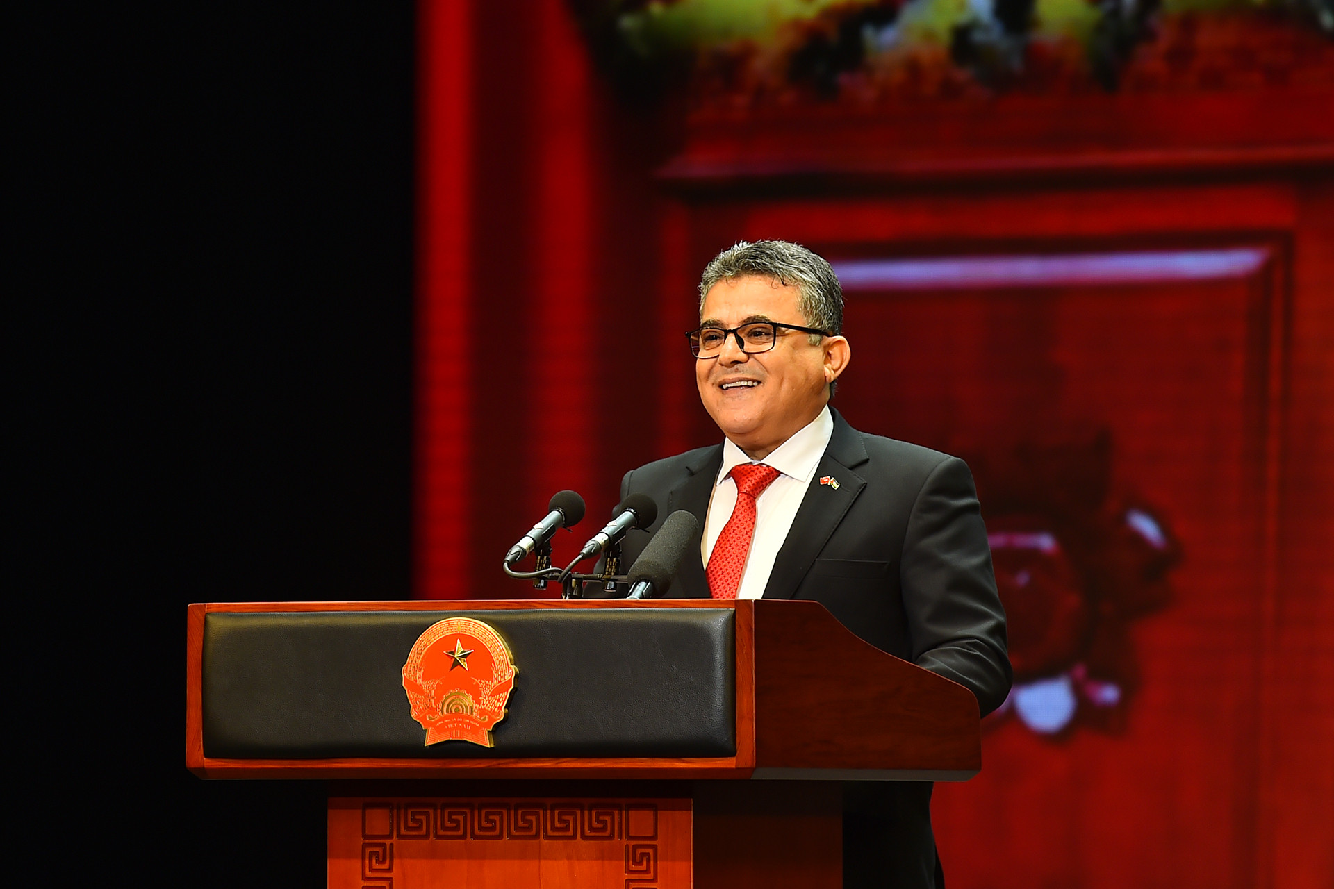 Đại sứ Palestine Saadi Salama phát biểu chúc mừng tại lễ kỷ niệm.