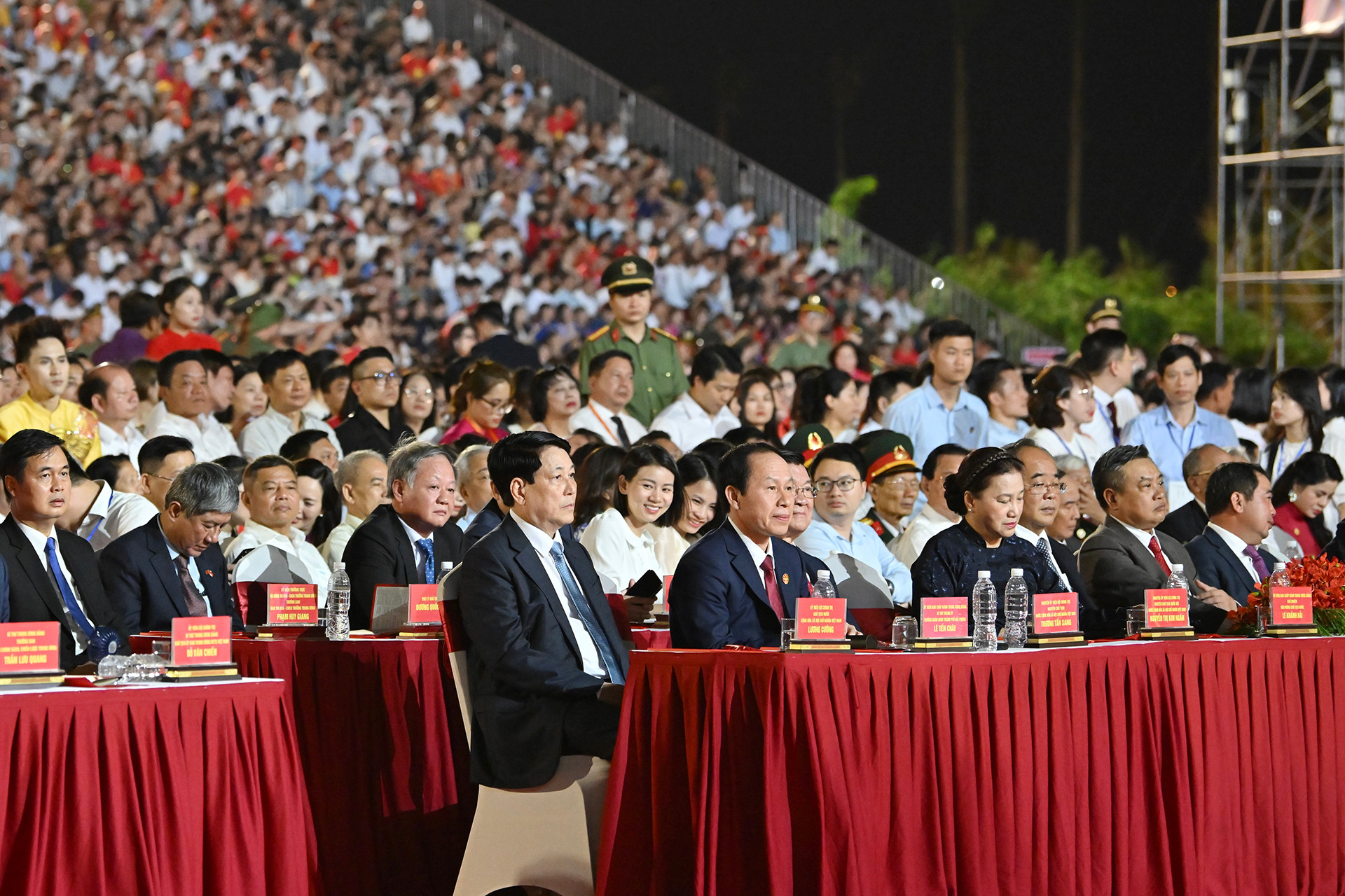 Chủ tịch nước Lương Cường và các đại biểu dự lễ kỷ niệm.