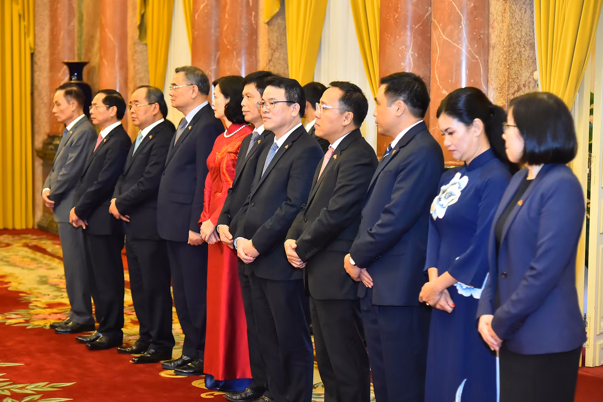 Các thành viên đoàn Việt Nam tham dự lễ ký kết.