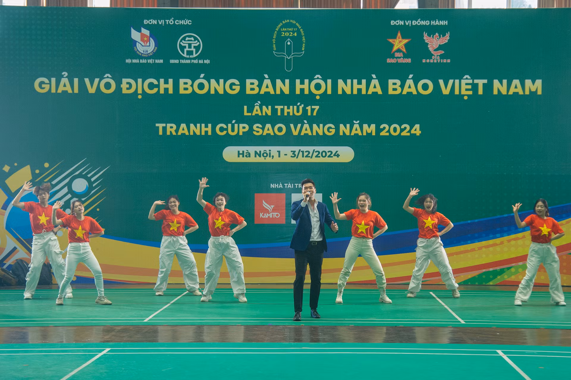 Tiết mục văn nghệ sôi động chào mừng Giải vô địch Bóng bàn Hội Nhà báo Việt Nam lần thứ 17-Tranh cúp Sao Vàng 2024.