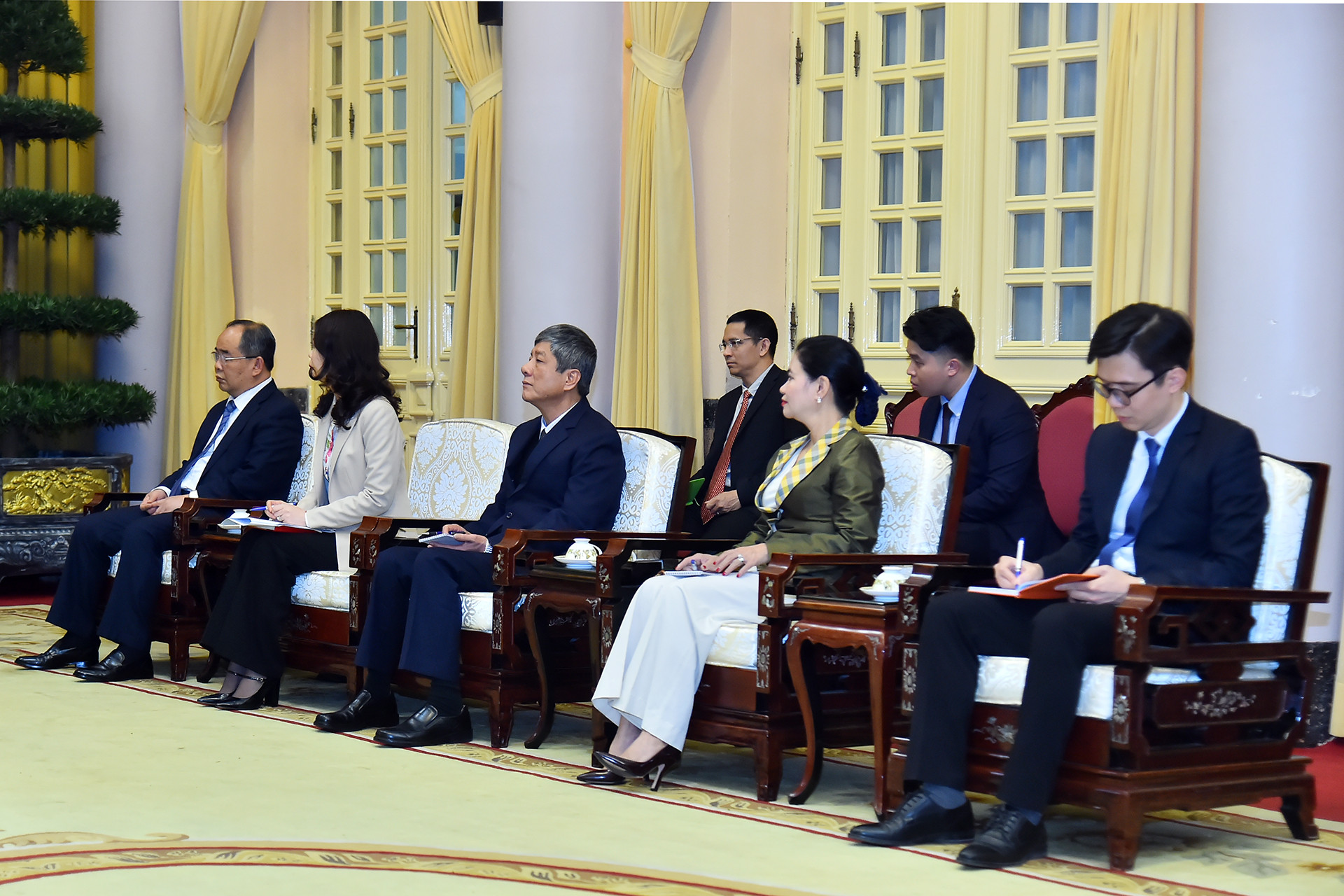 Các thành viên đoàn Việt Nam tham dự buổi tiếp.